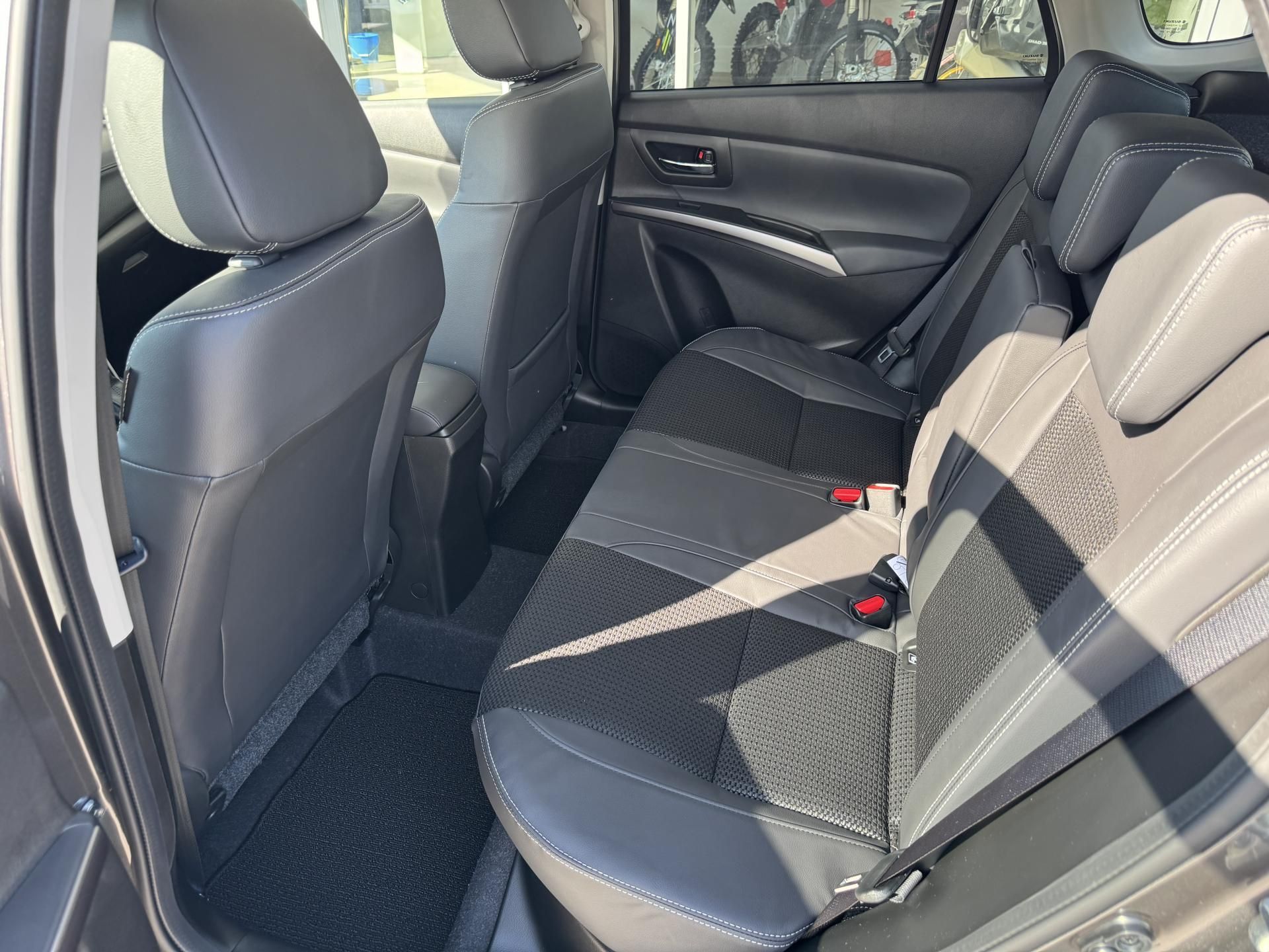 Suzuki S-Cross, 1,4 Elegance Panorama AT - fotka 6