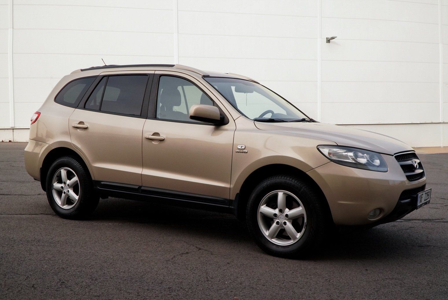 Hyundai Santa Fe, 2.2 CRDI 4X4 7 MÍST PREMIUM - fotka 2