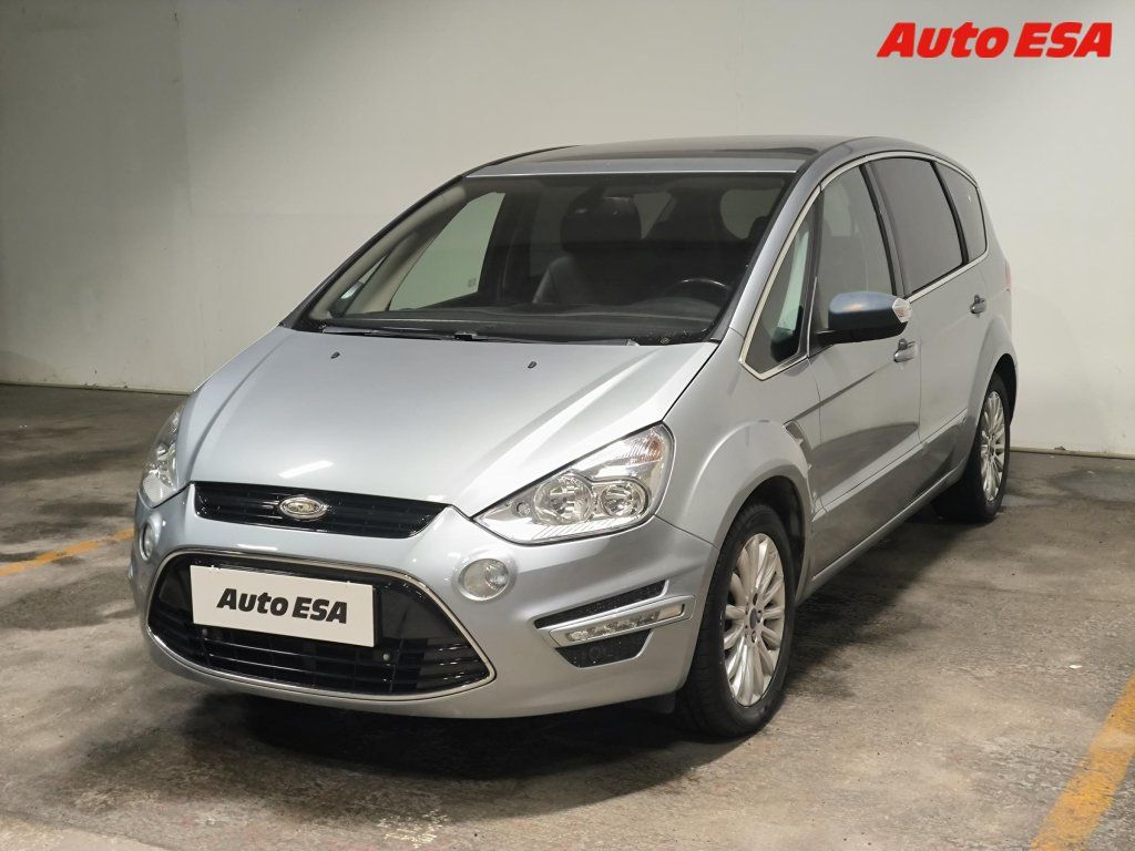Ford S-MAX, 2.0 TDCi,Titanium,navi - fotka 3