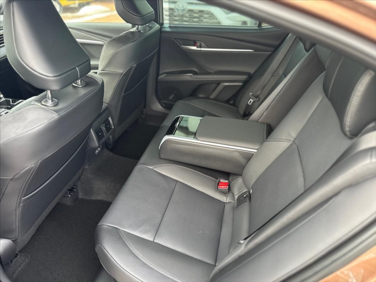 Toyota Camry, 2,5 Executive - fotka 6
