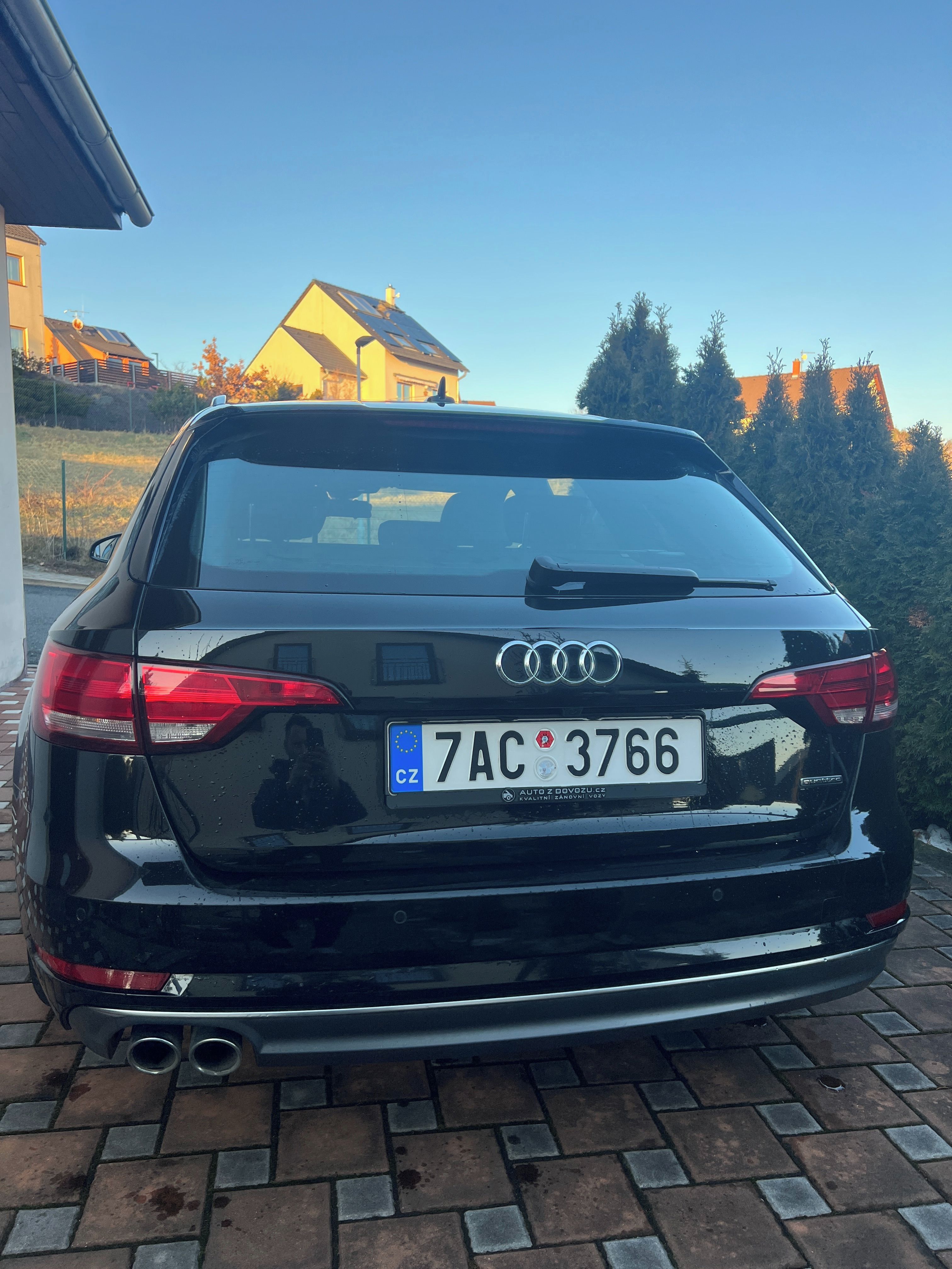Audi A4 Avant, 2.0 TDi 140 kw QUATTRO S-Line - fotka 4