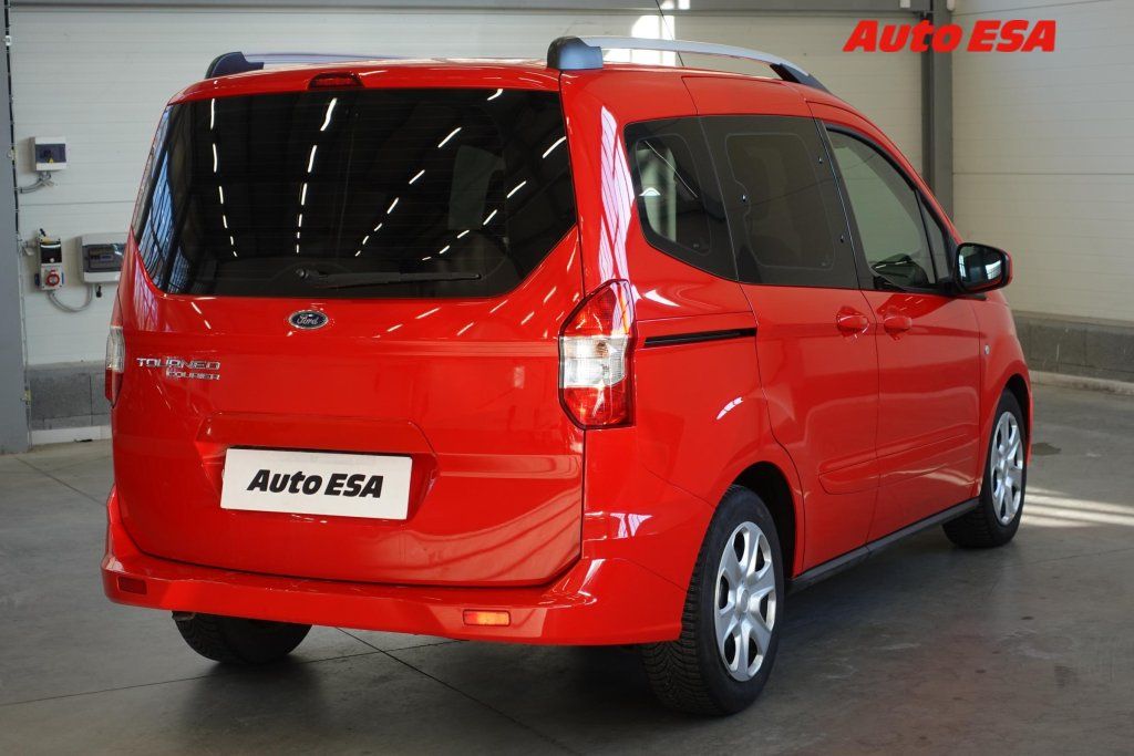 Ford Tourneo Courier, 1.5TDCi,2.maj,ČR - fotka 4