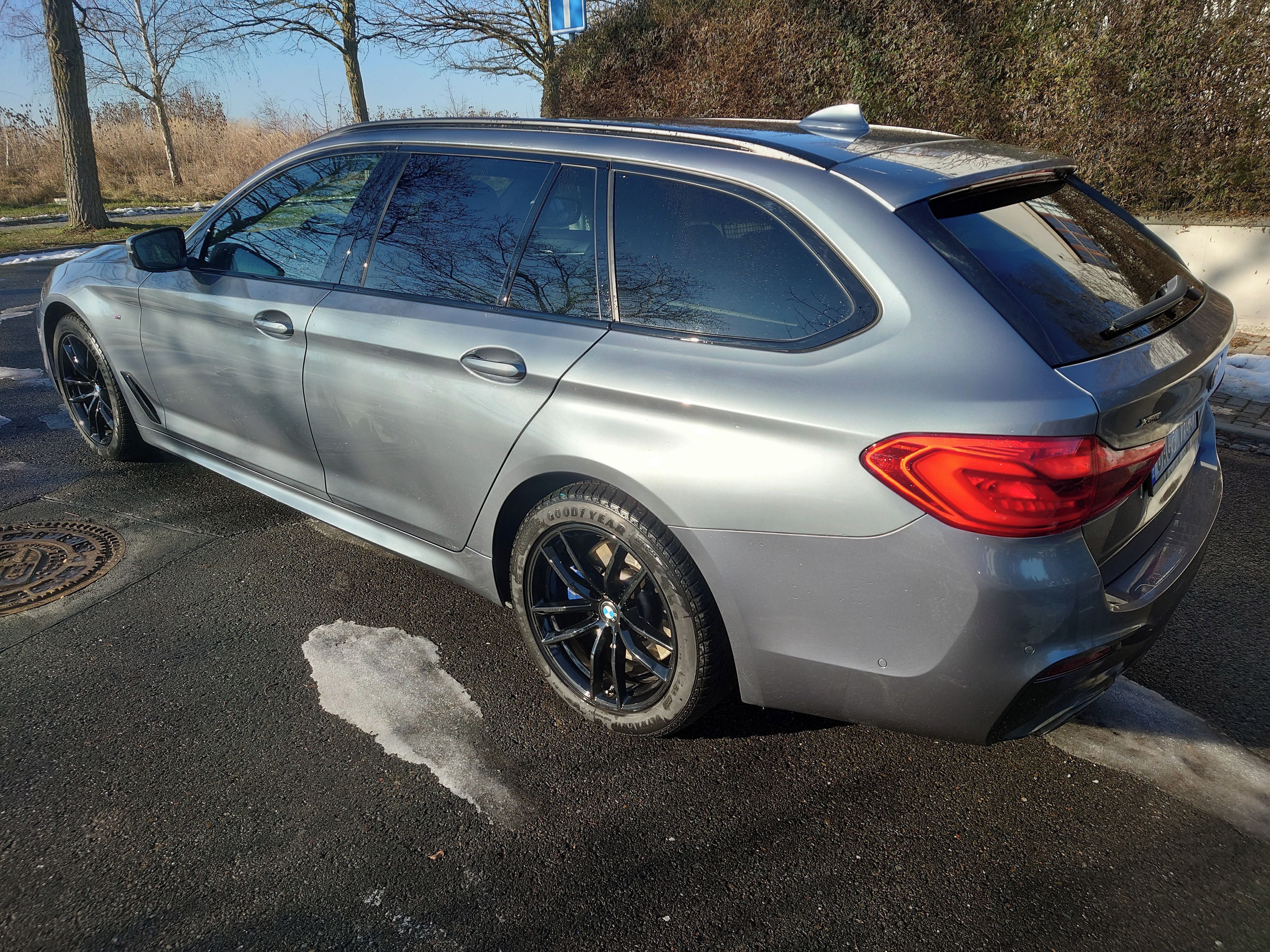 BMW Řada 5, 530d xDrive Touring Mpacket - fotka 5