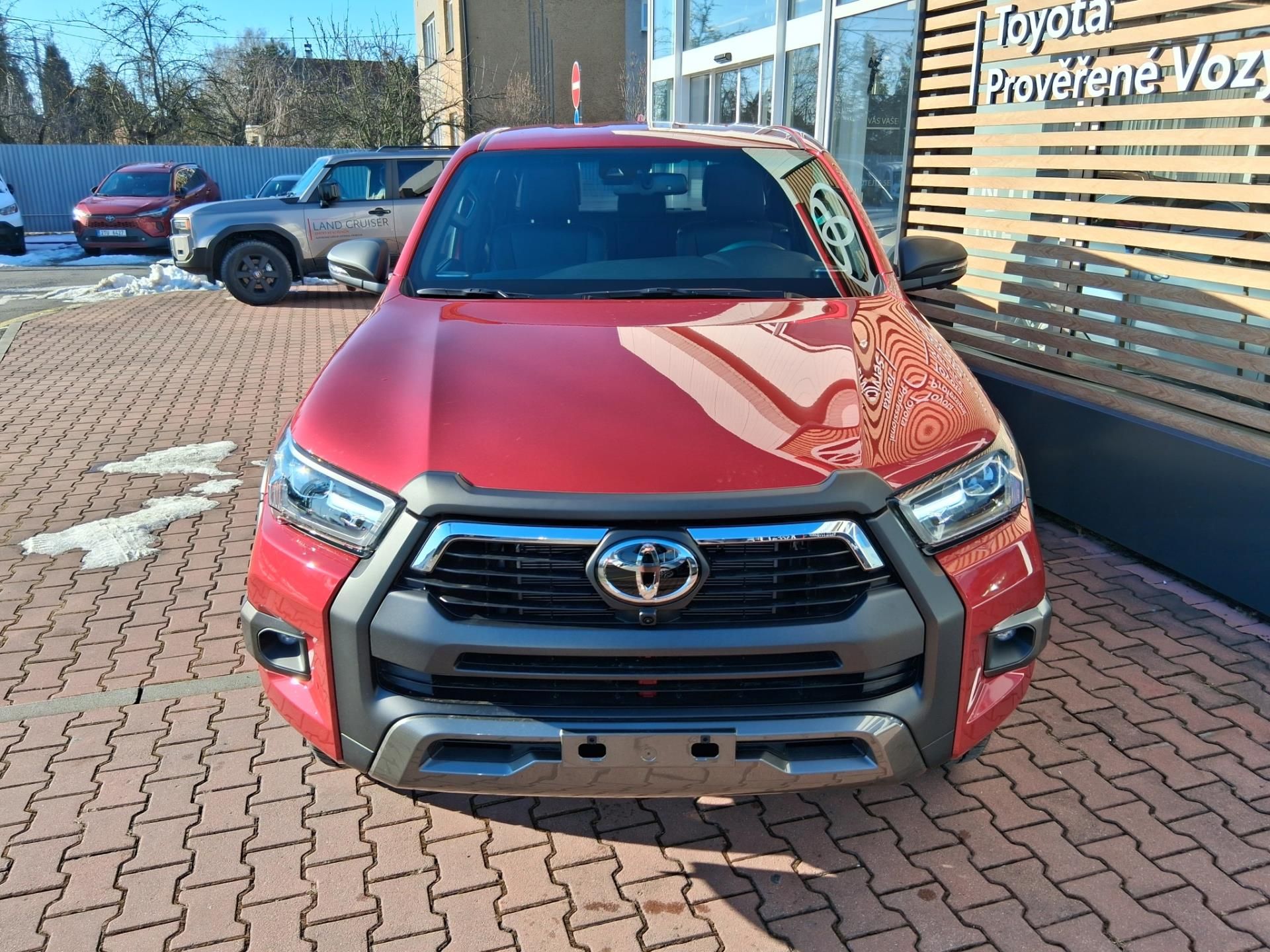 Toyota Hilux, 2,8D-4D 205K INVINCIBLE - fotka 2