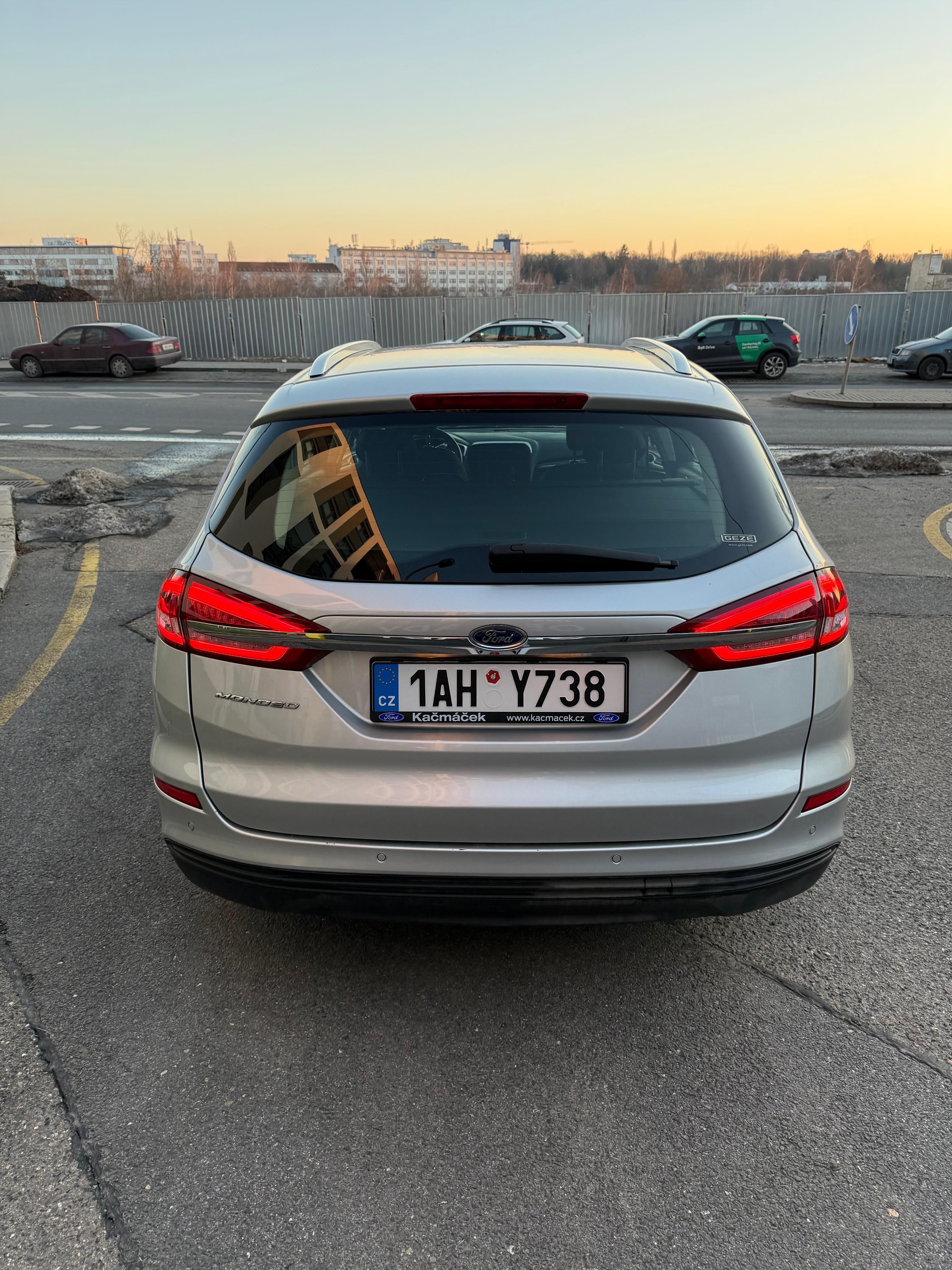 Ford Mondeo - fotka 4