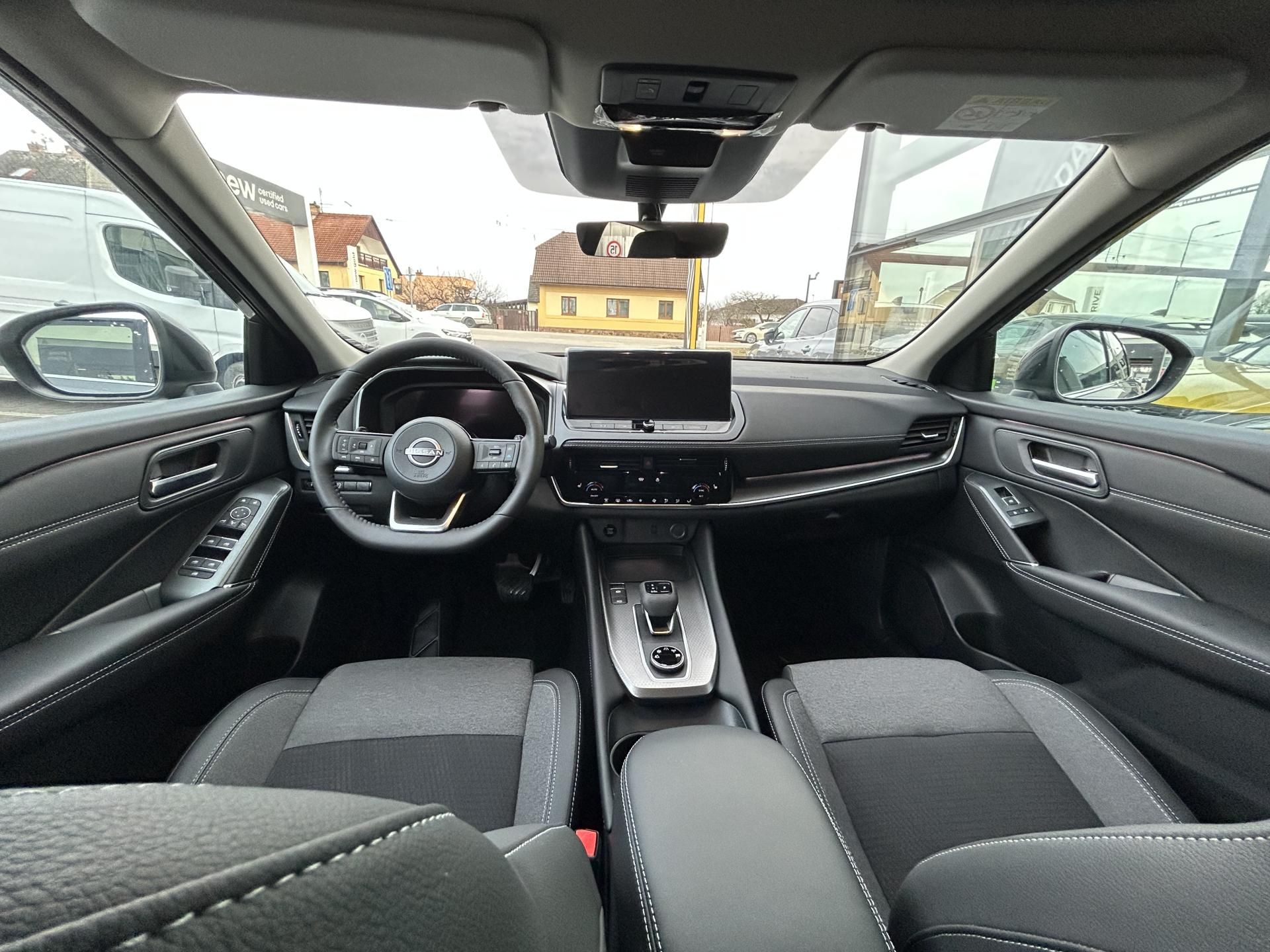 Nissan Qashqai, N-CONNECTA 1.3T 116kw Aut 4x4 - fotka 6