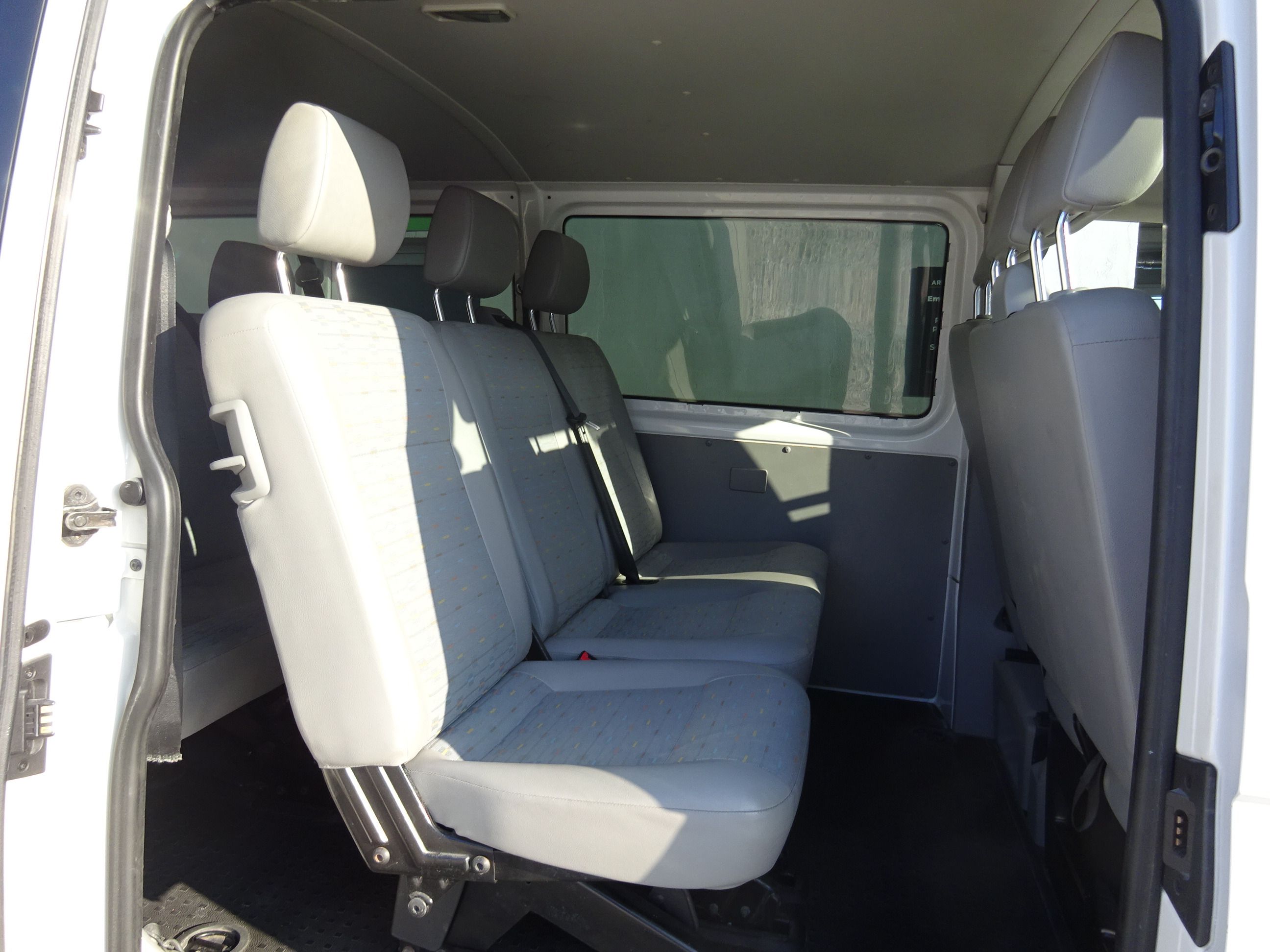 Volkswagen Transporter, T5 2.0 TDi 75 kW - fotka 6