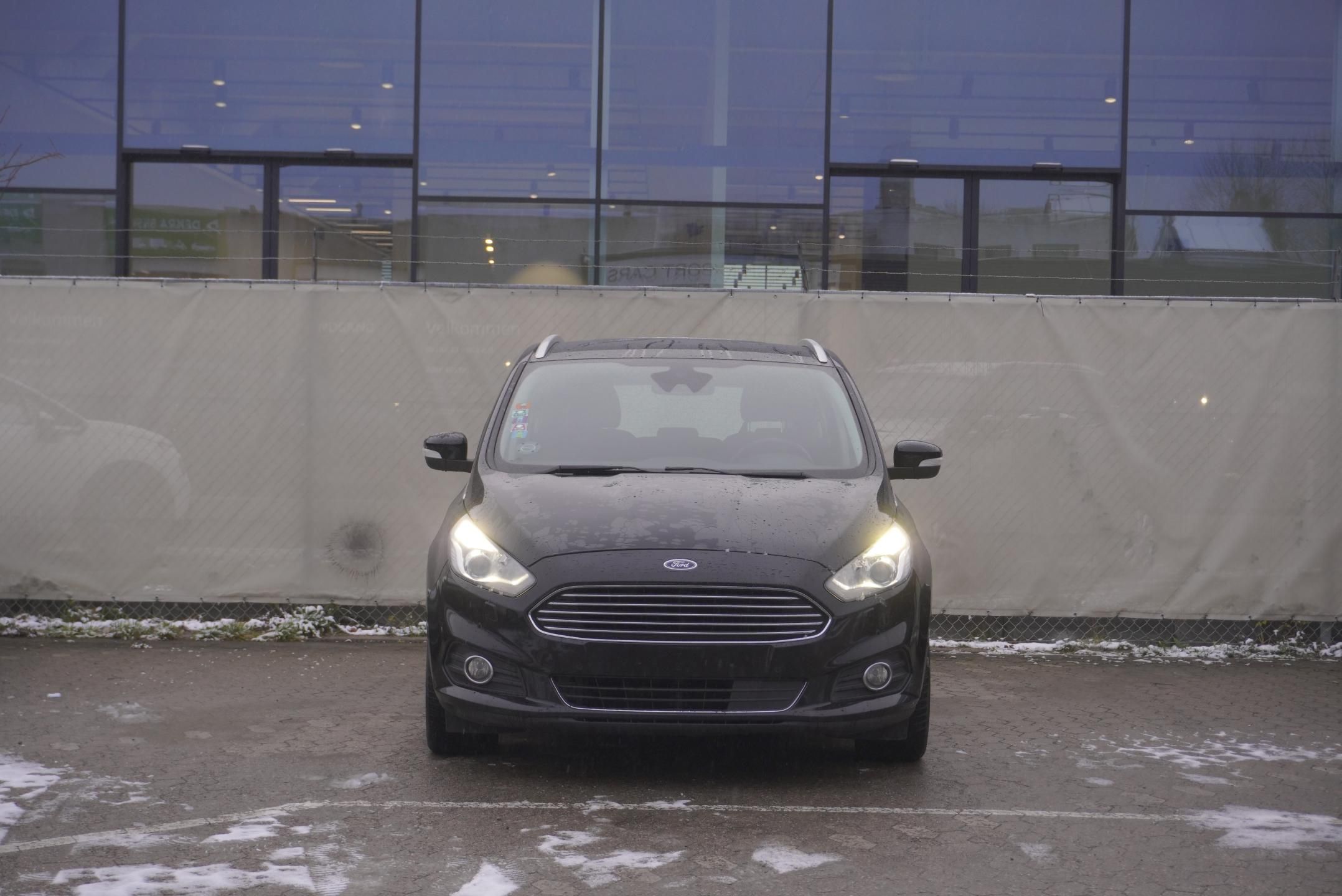 Ford S-MAX, 2.0i ECOBOOST 176kW TITANIUM - fotka 3