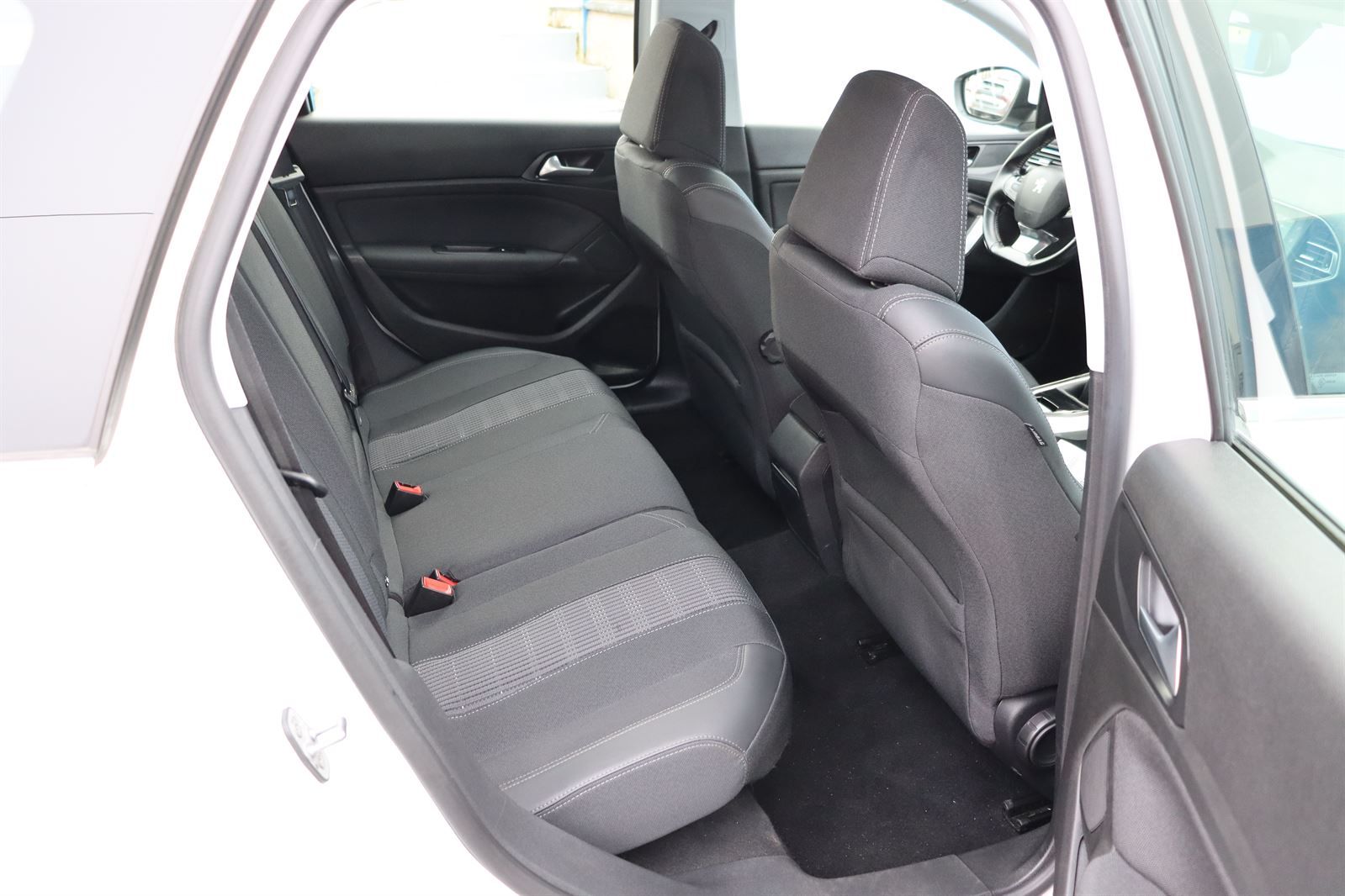 Peugeot 308, SW Allure 1,5 BlueHDi - fotka 6