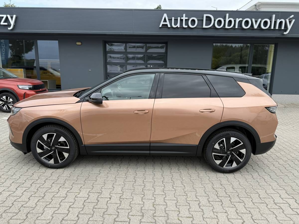 Opel Grandland, GS Hybrid 1.2 TURBO (107kW/145 - fotka 2