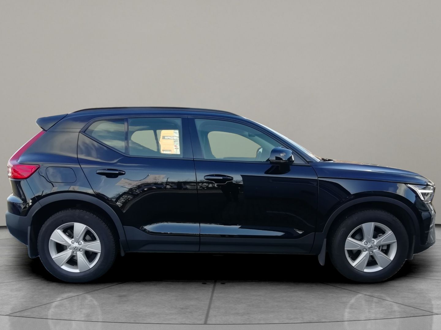 Volvo XC40, T2 1,5 FWD Essential 95 kW - fotka 3