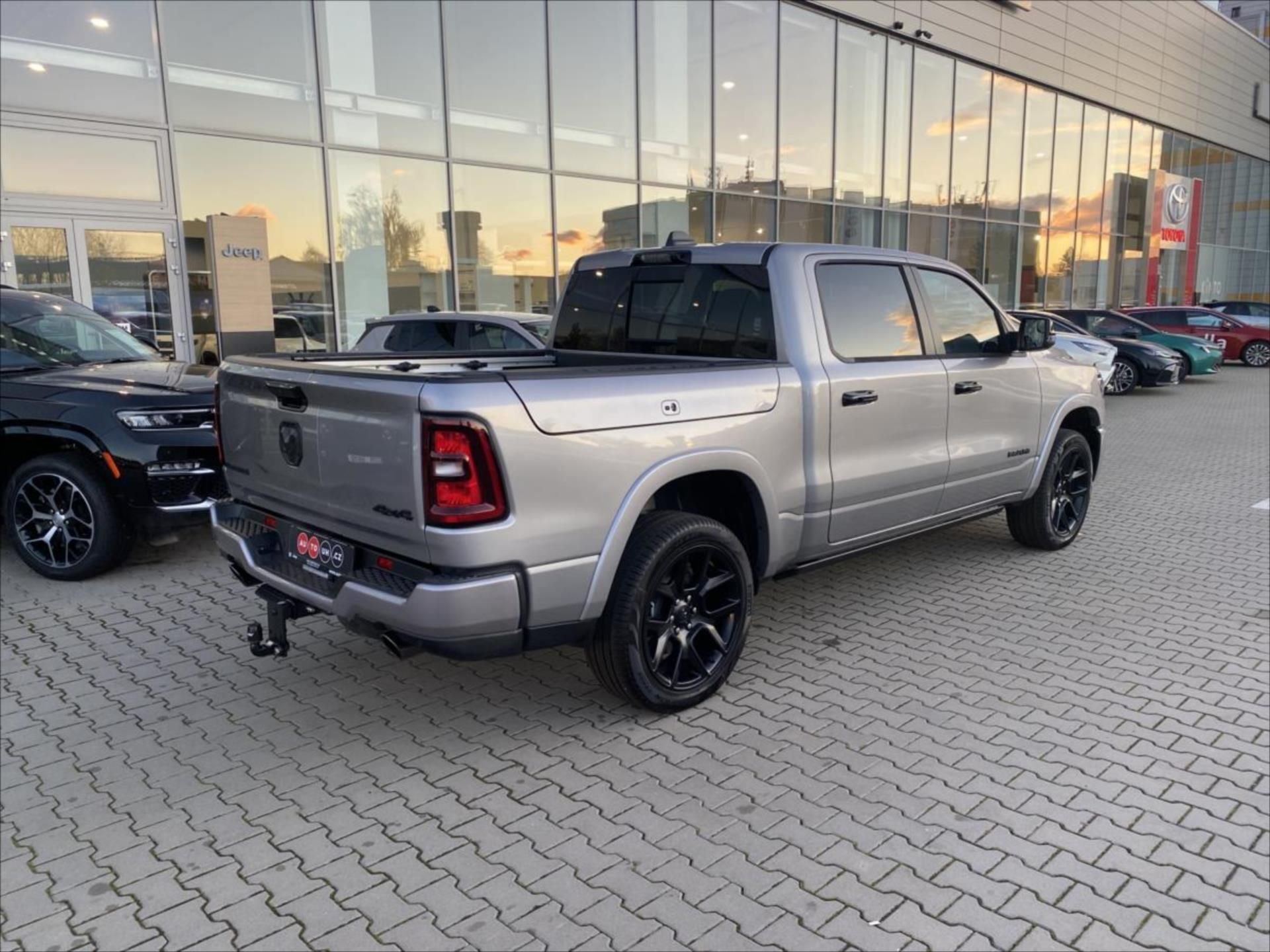 Dodge Ram, 3,0 R6 LPG R6 Laramie Night - fotka 3