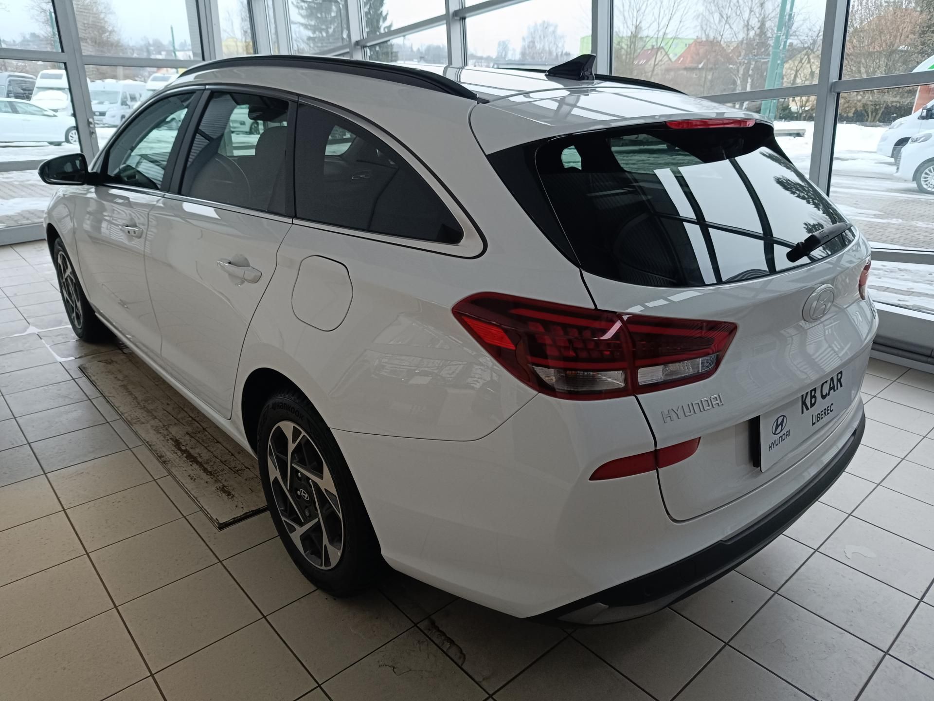 Hyundai i30, 1.5 DPI 71kW STYLE MT - fotka 2