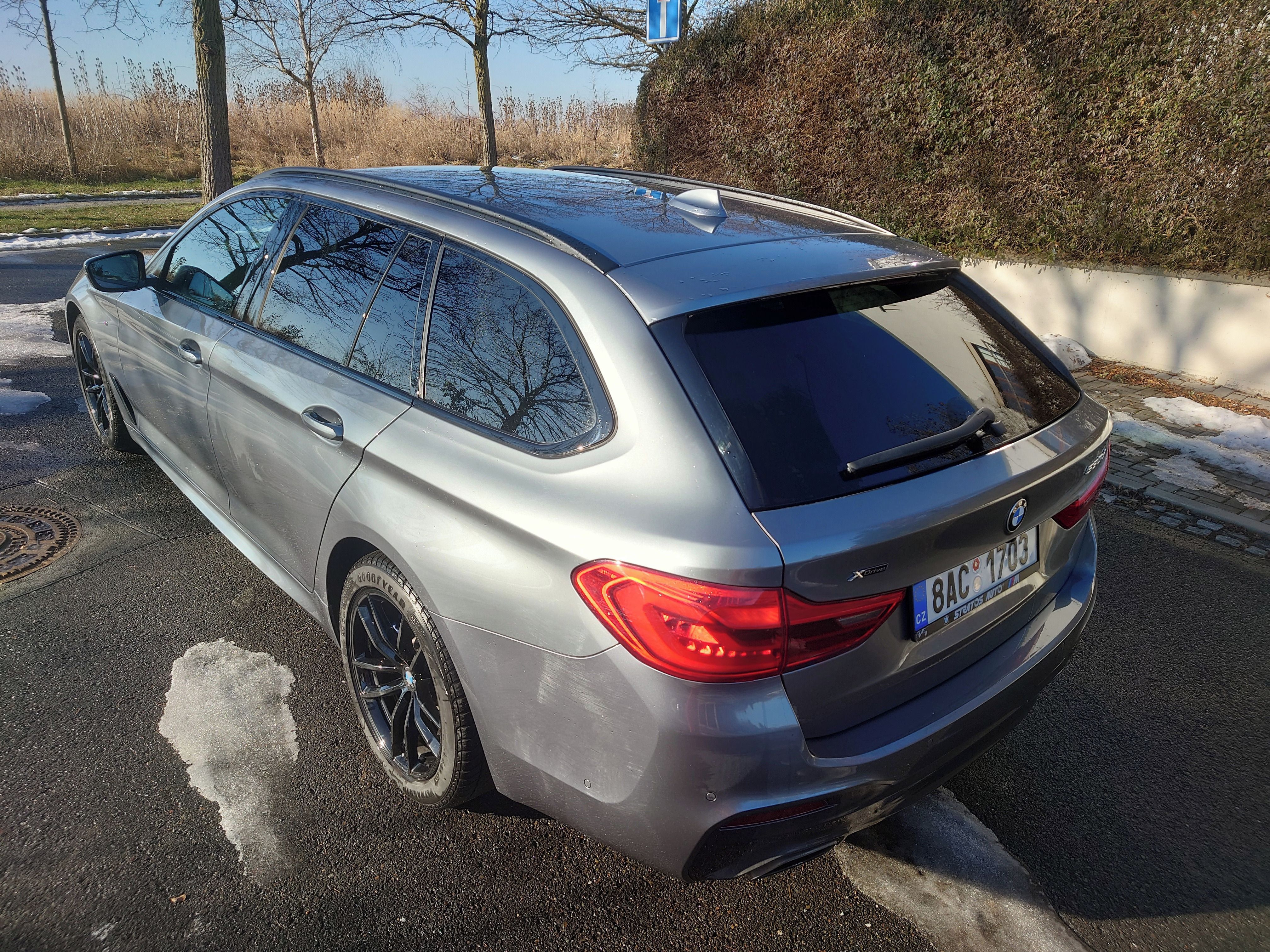 BMW Řada 5, 530d xDrive Touring Mpacket - fotka 4