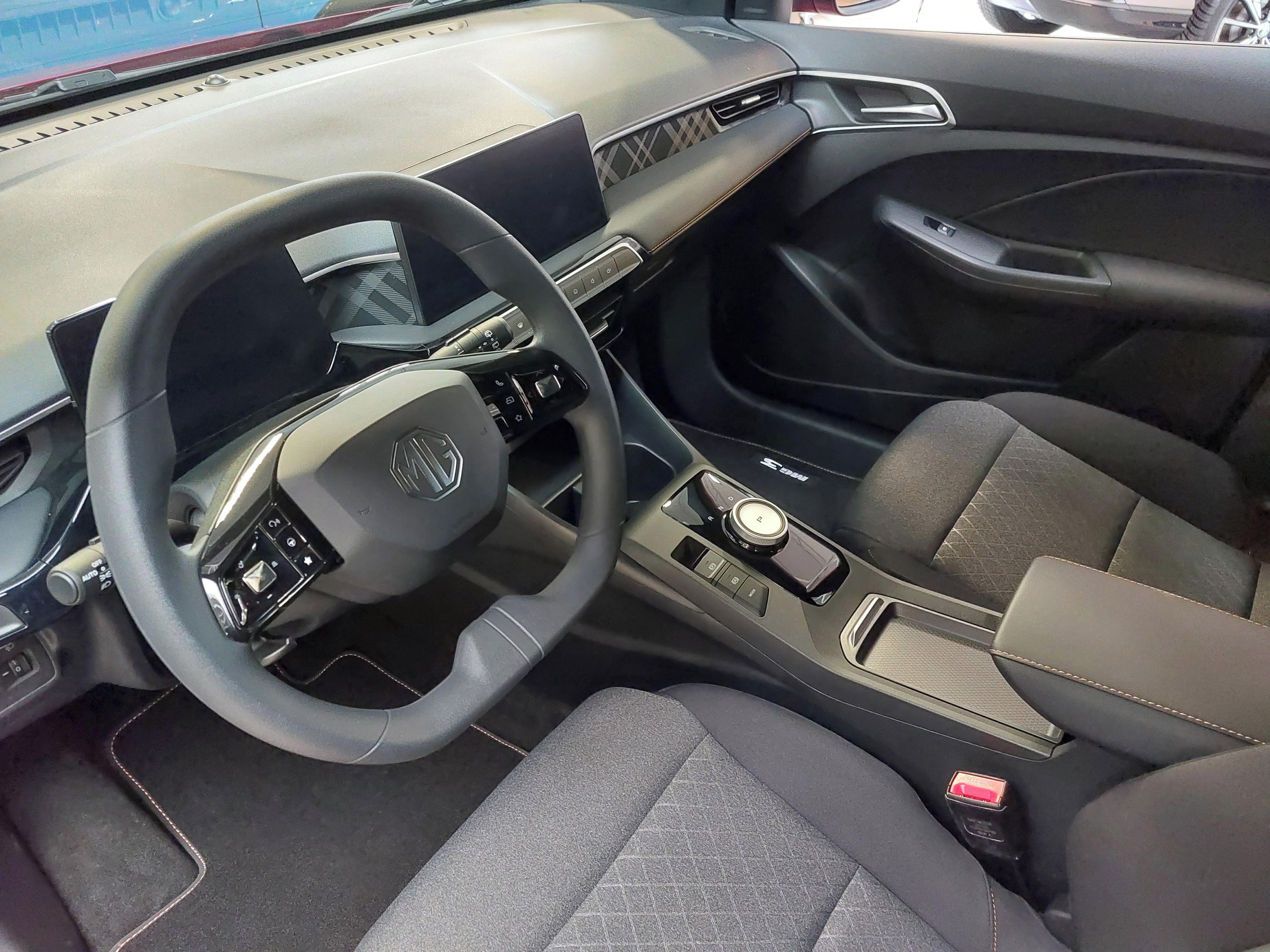MG MG3, HEV EMOTION 1.5L - fotka 3