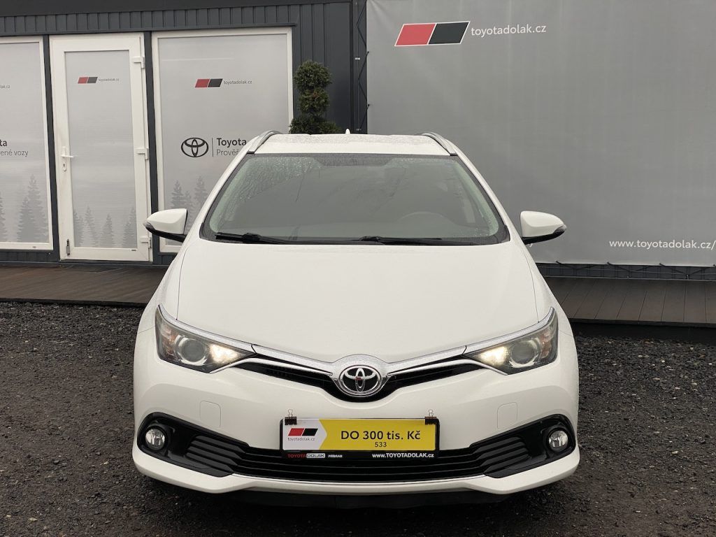 Toyota Auris, 1.4D, ČR, Active, manual - fotka 2