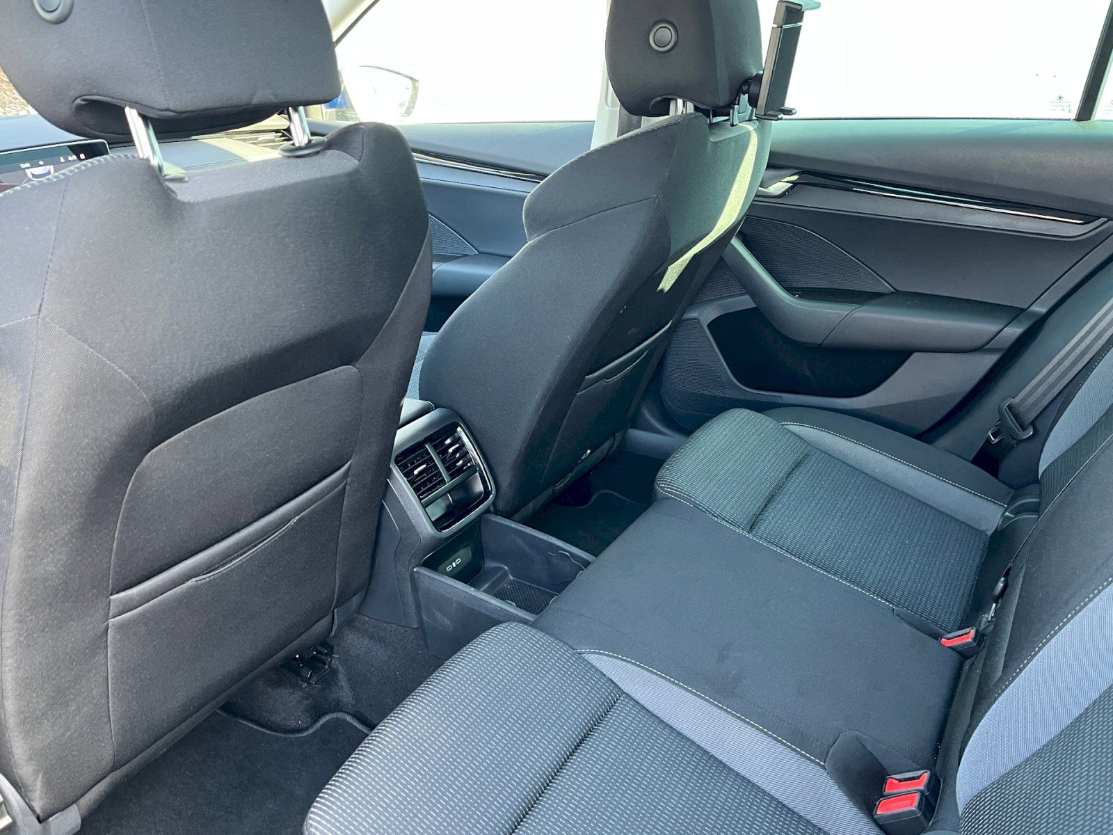 Škoda Octavia, 1.5 TSI 110kW Selection Combi - fotka 6