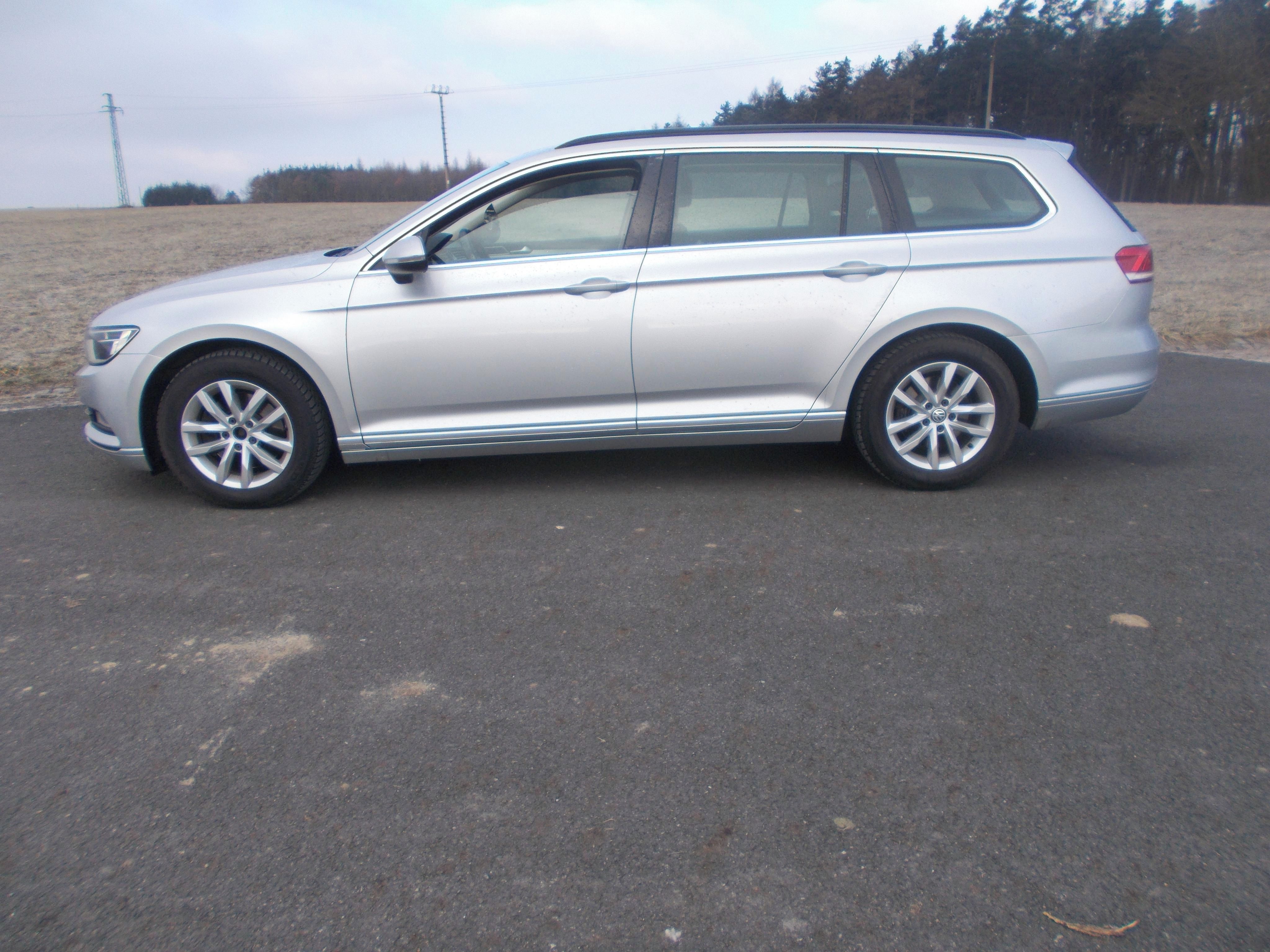 Volkswagen Passat, 2,0 TDI 110 kw DSG,perf. stav - fotka 2
