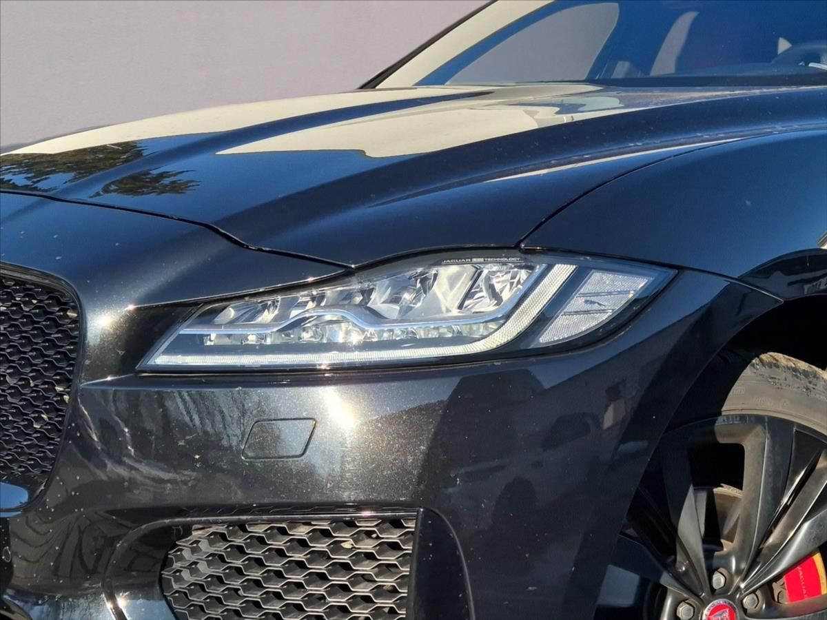 Jaguar F-Pace, 3,0 30d AWD - fotka 5