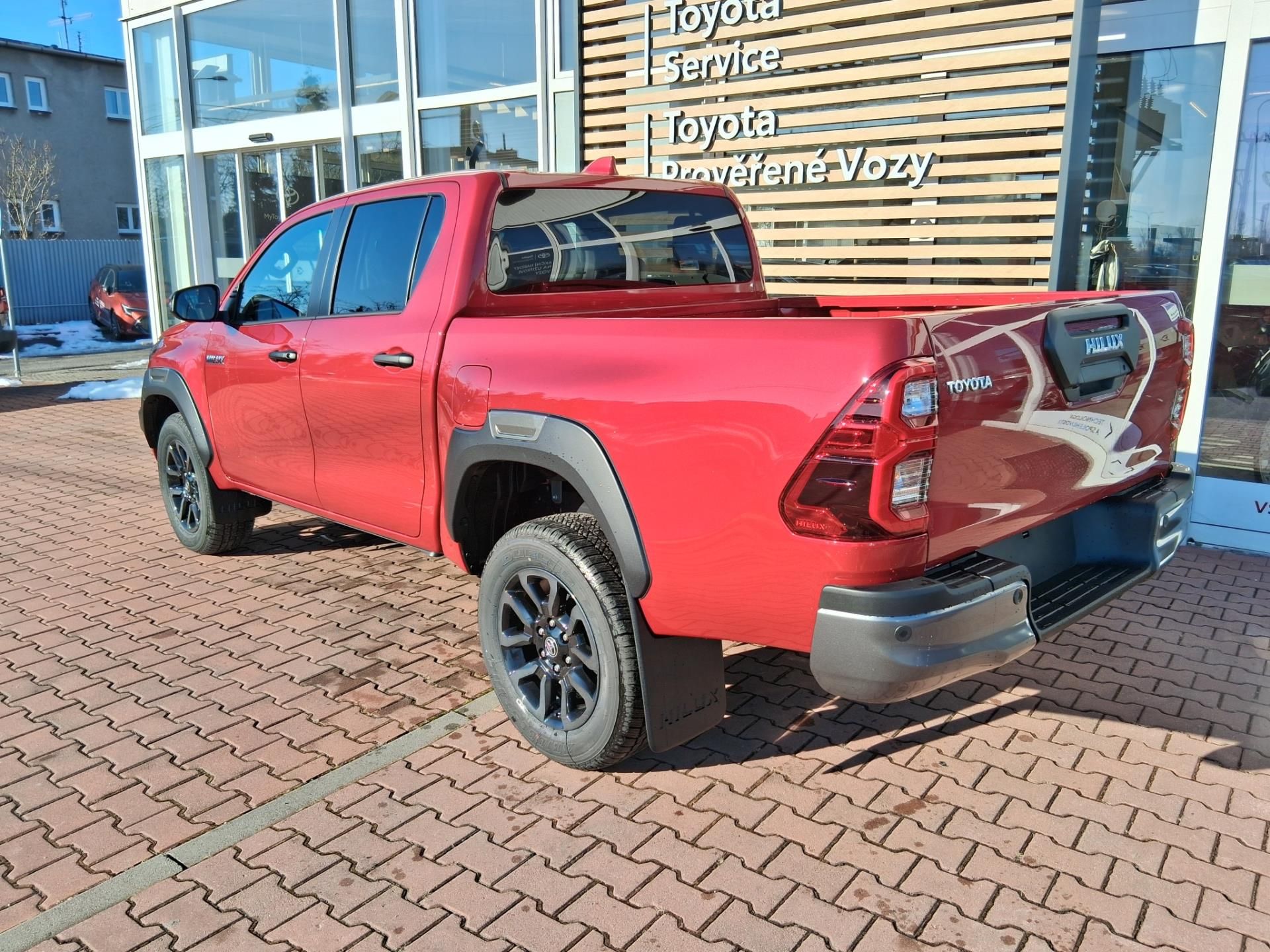 Toyota Hilux, 2,8D-4D 205K INVINCIBLE - fotka 5