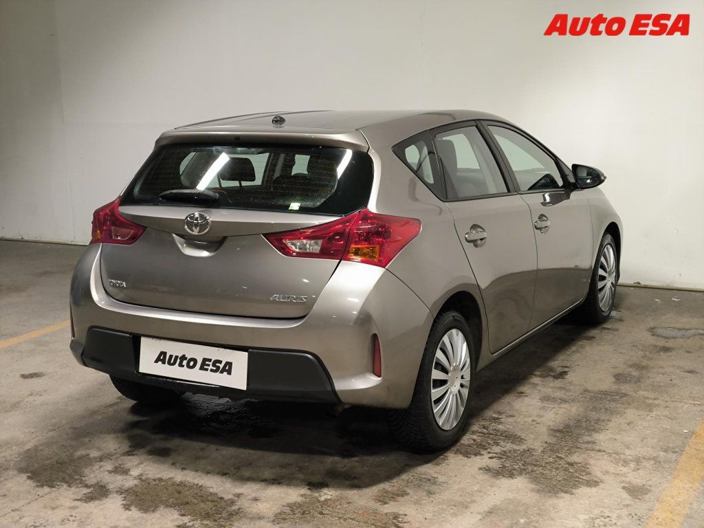 Toyota Auris, 1.3 VVT-i,Cool,+kola - fotka 6