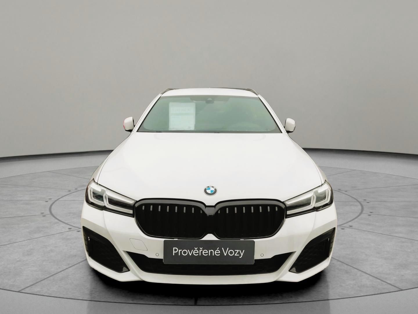 BMW Řada 5, 530d Touring xDrive M-paket - fotka 4