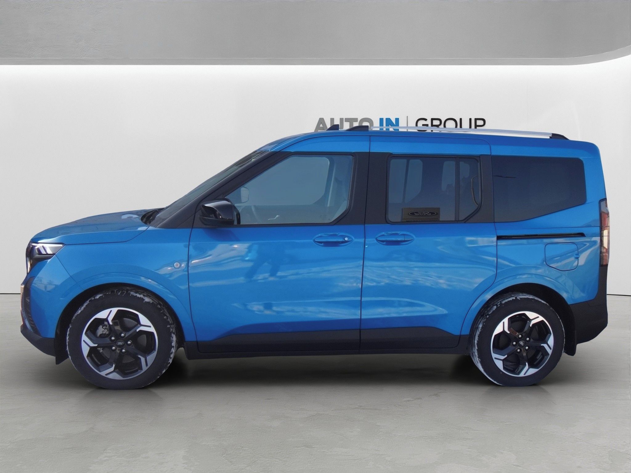 Ford Tourneo Courier, Titanium 43kWh 100kW 136k EV - fotka 3