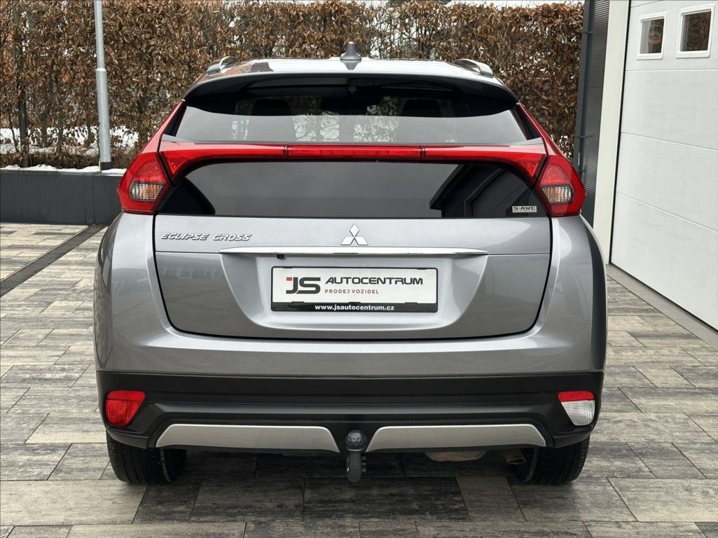 Mitsubishi Eclipse Cross, 2,2 DI-D 148PS Spirit+ A/T 4x4 - fotka 6