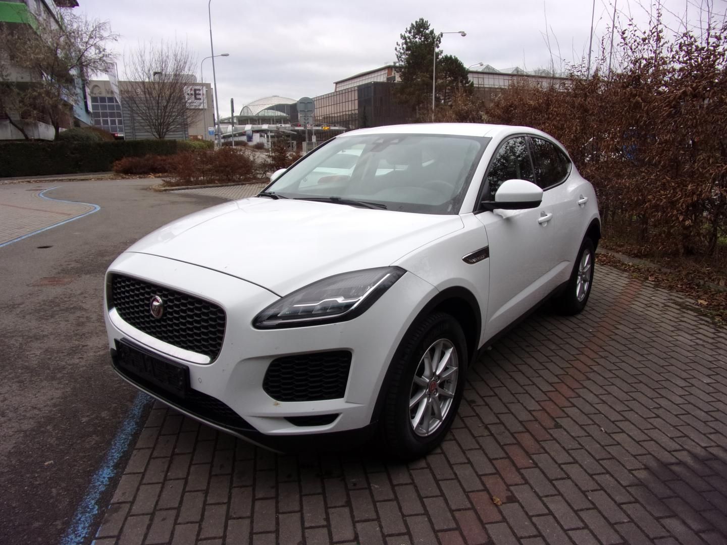 Jaguar E-Pace, 2.0D AWD automat - fotka 3