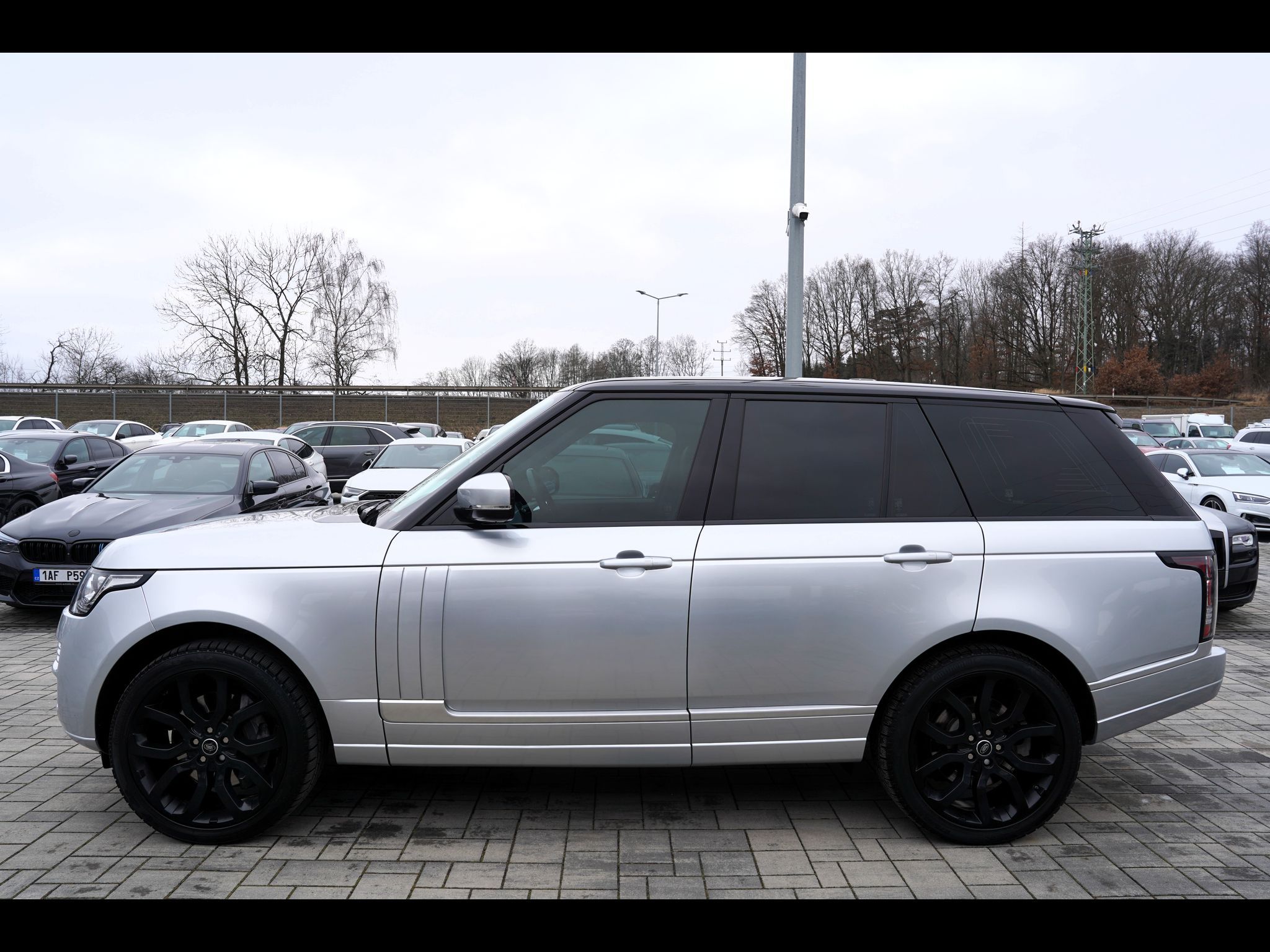 Land Rover Range Rover, 3.0 SDV6 Vogue/4x4/260 PS/ČR - fotka 3
