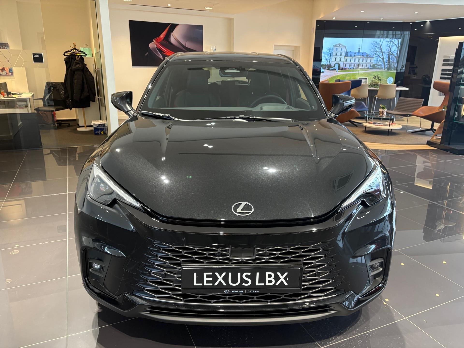 Lexus LBX, VIBRANT EDITION LUXURY - fotka 2
