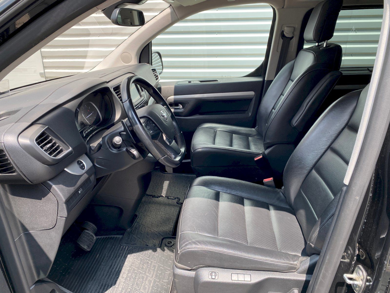 Toyota Proace, Long 2,0D 130kW Automat - fotka 5