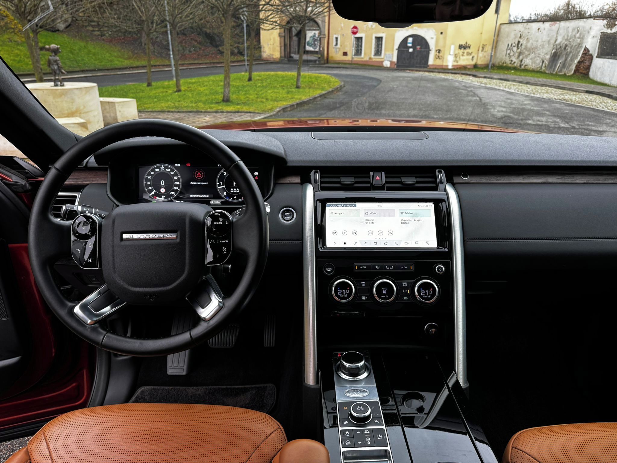 Land Rover Discovery, 3.0SDV6 ČR 1.MAJ EXTRA VÝBAVA - fotka 6