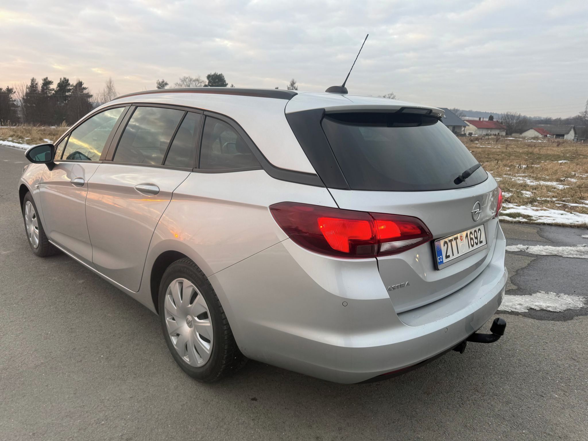 Opel Astra, 1,2  81 kW SPORTS TOURER - fotka 3