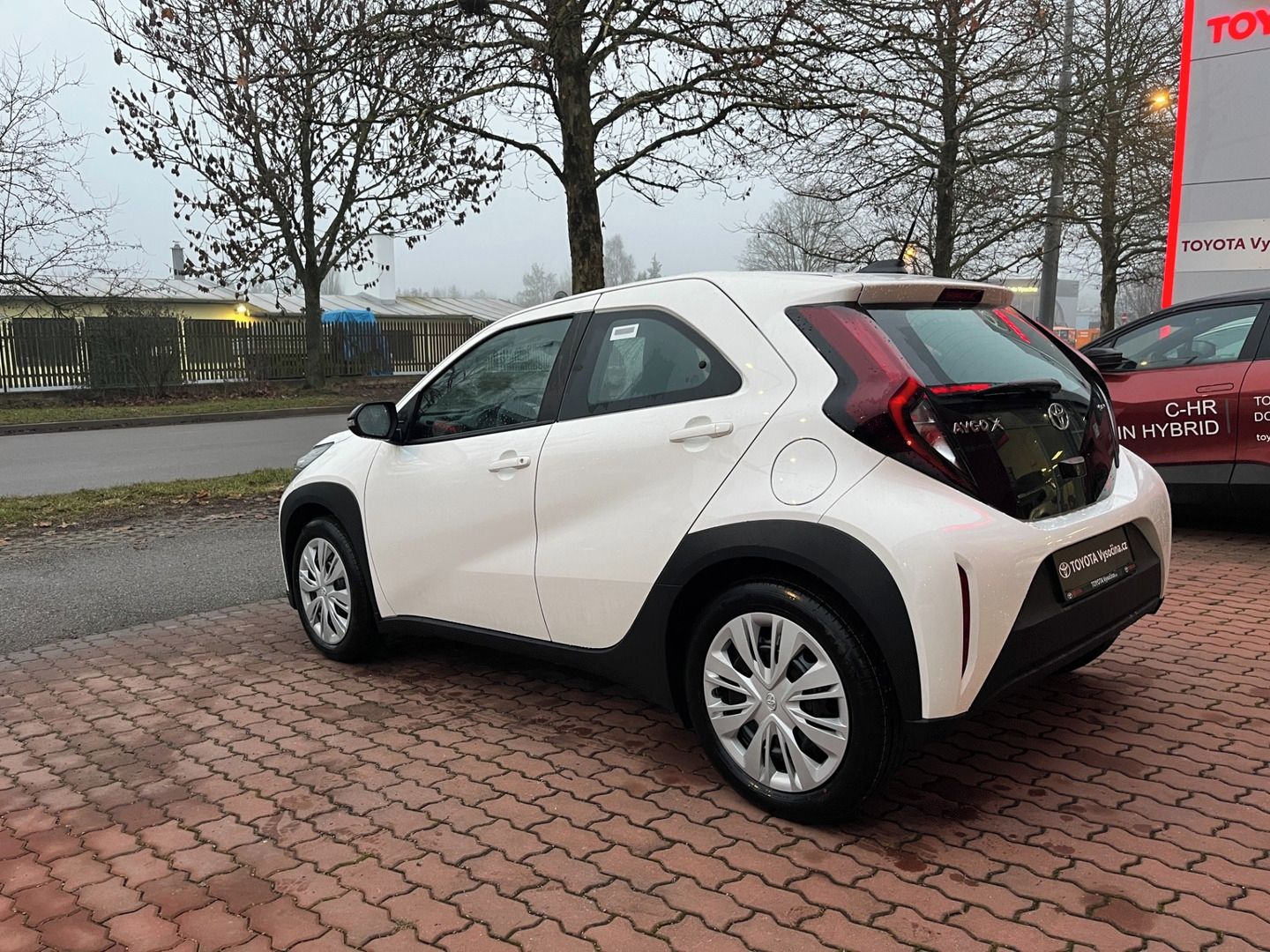 Toyota Aygo, 1.5L Hybrid automat  Active - fotka 3