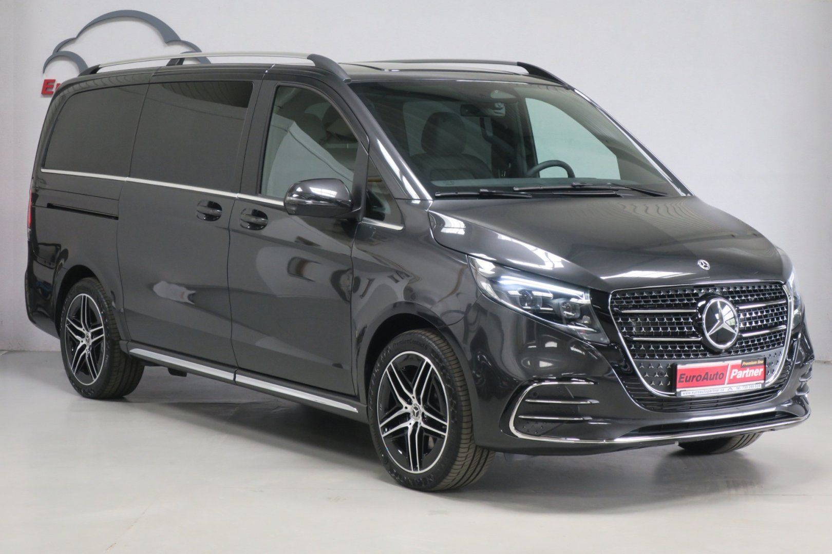 Mercedes-Benz Třídy V, 300d AVG LONG 4MATIC NOVÝ - fotka 5