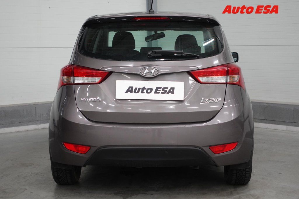 Hyundai ix20, 1.4 i,1.maj,ČR,AC - fotka 5