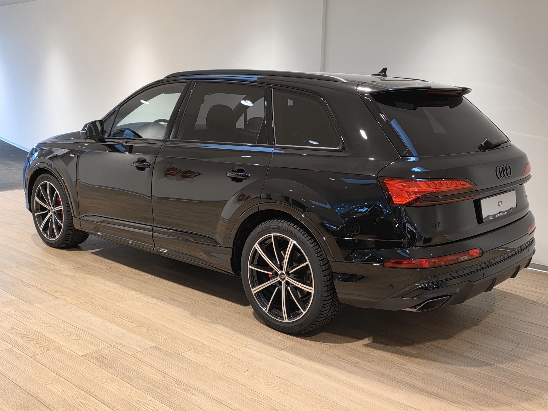 Audi Q7 - fotka 3