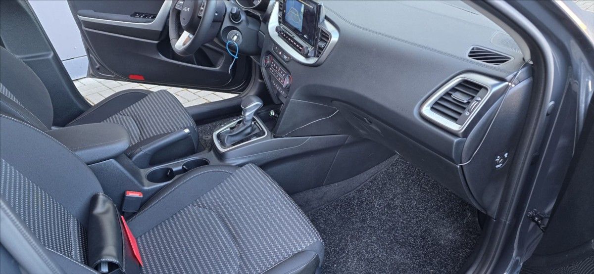 Kia Cee´d, 1,5 SW TOP - fotka 3