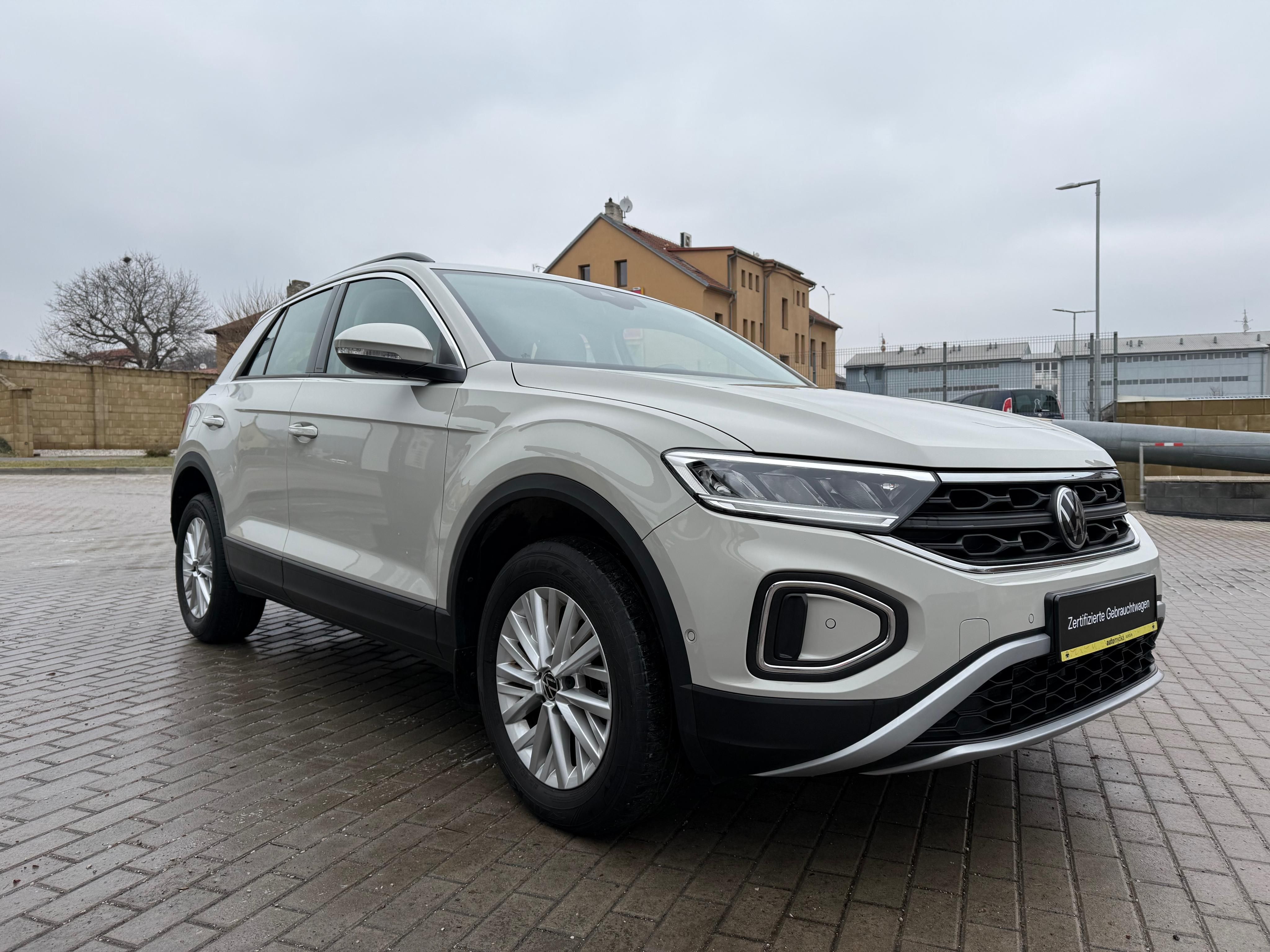 Volkswagen T-Roc, 1.5 TSI 110kW DSG ACC 4/2022 - fotka 5