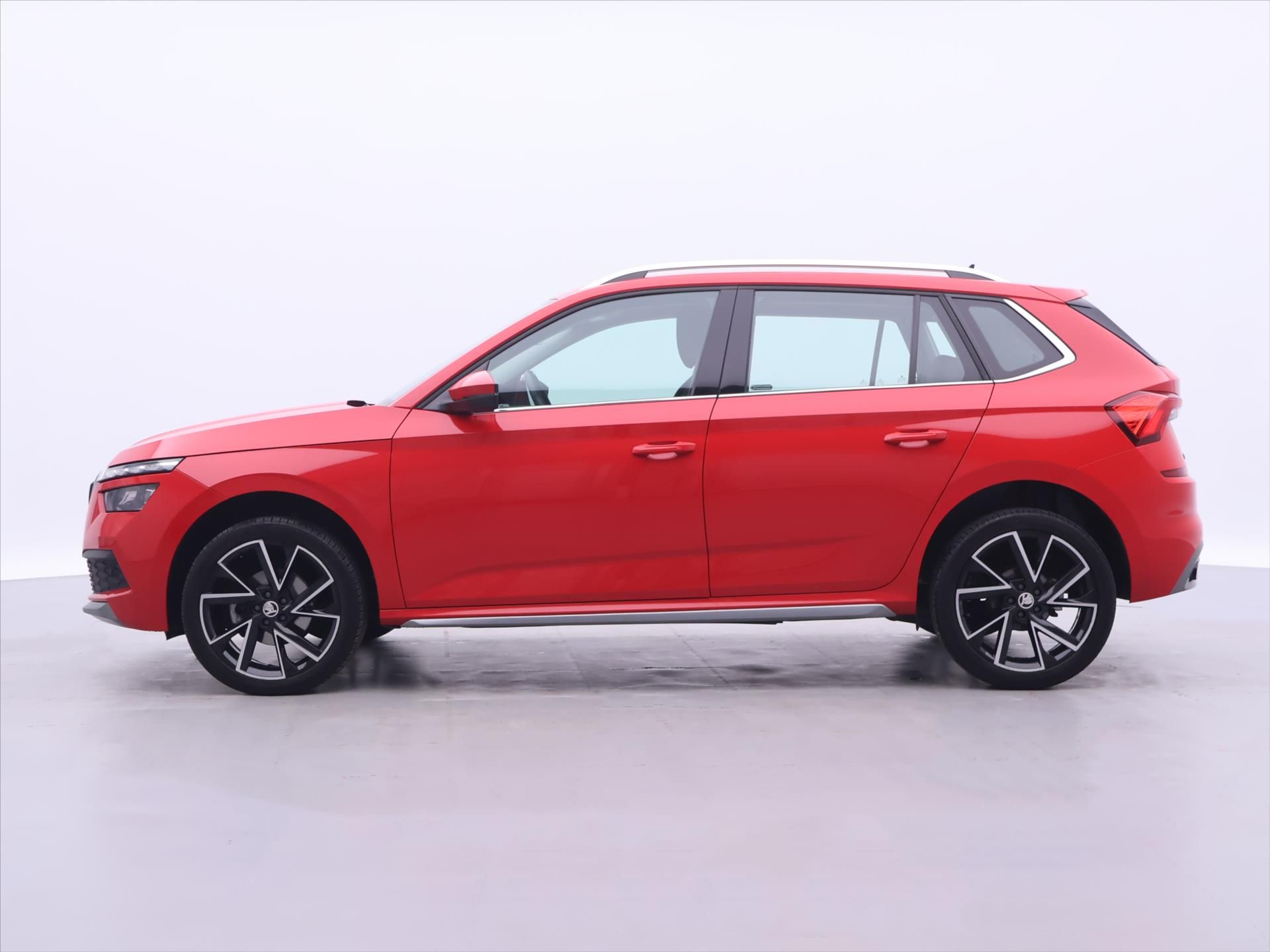 Škoda Kamiq, 1,0 TSI 81kW DSG Motorsport CZ - fotka 4
