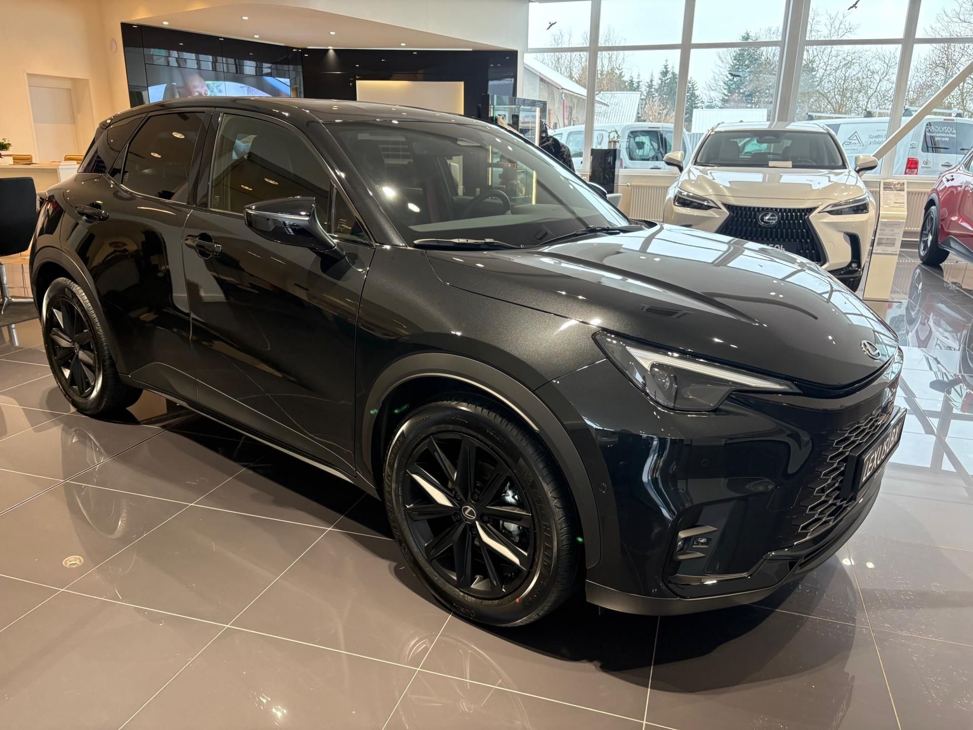 Lexus LBX, VIBRANT EDITION LUXURY - fotka 3