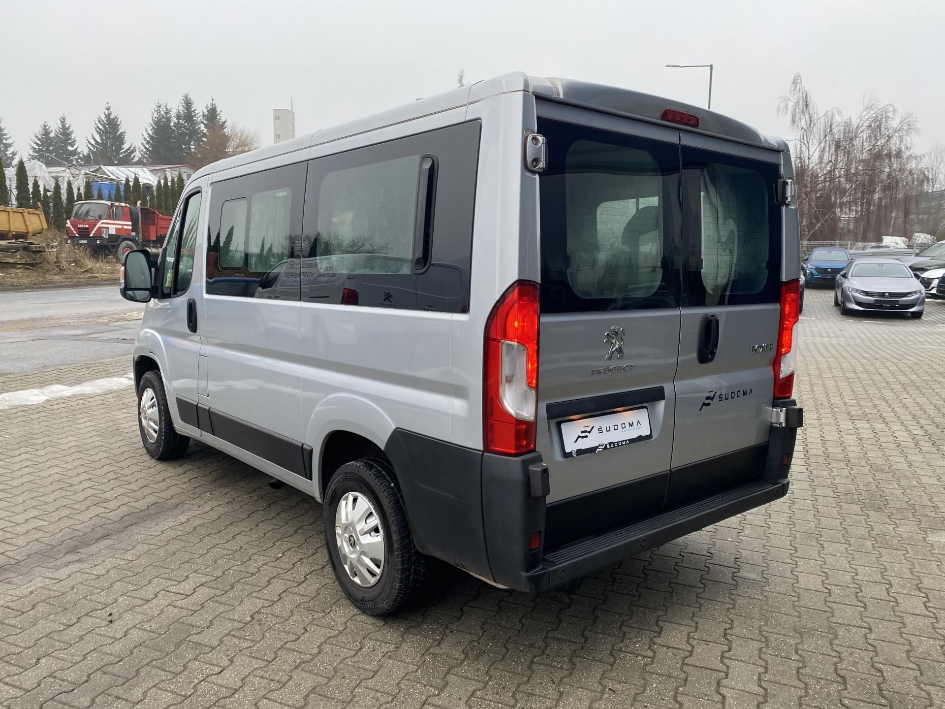 Peugeot Boxer, L1H1 BlueHDi 140k MAN6 9 míst - fotka 5