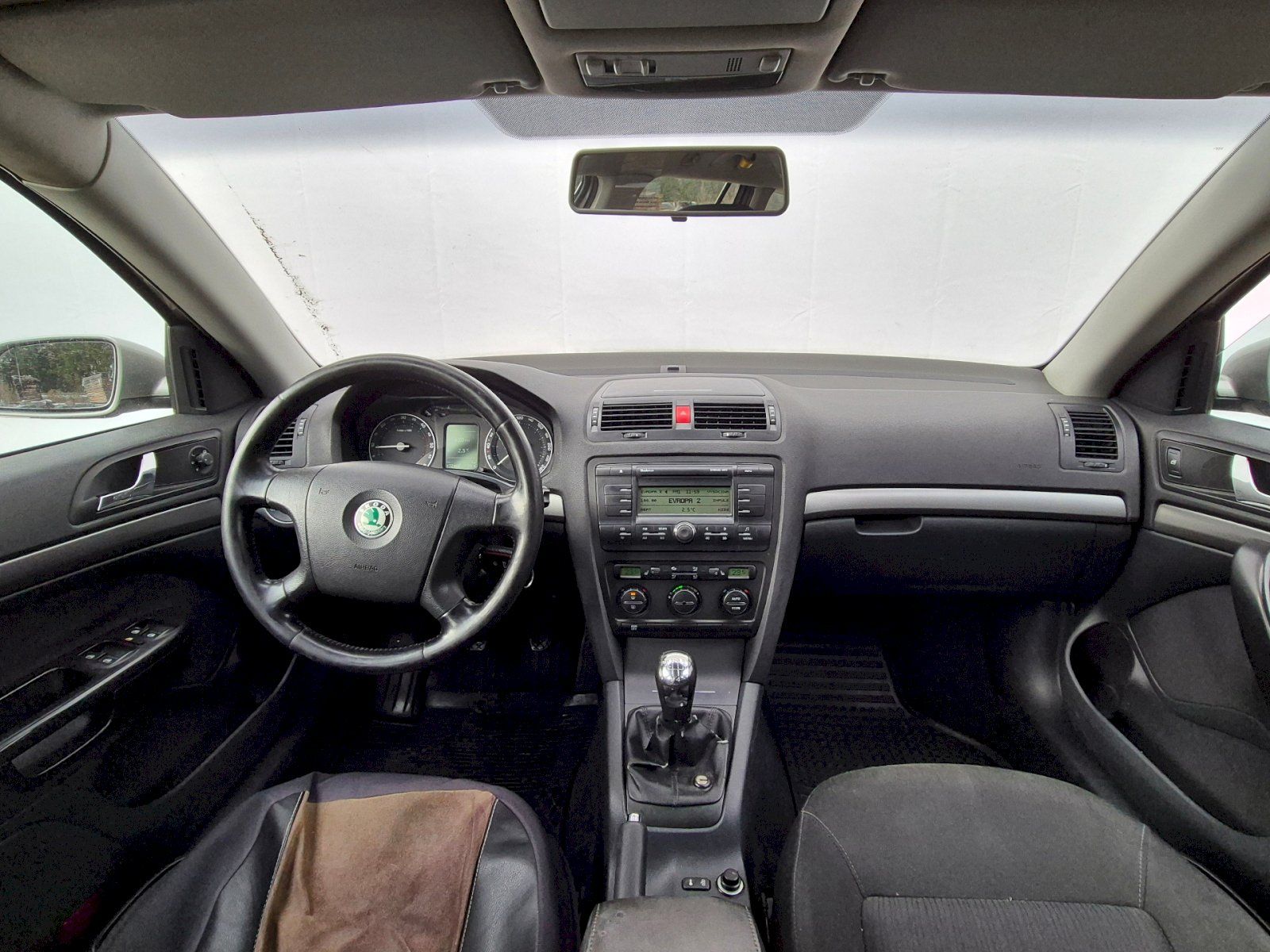 Škoda Octavia, 1.9TDI 77kW Elegance - fotka 5