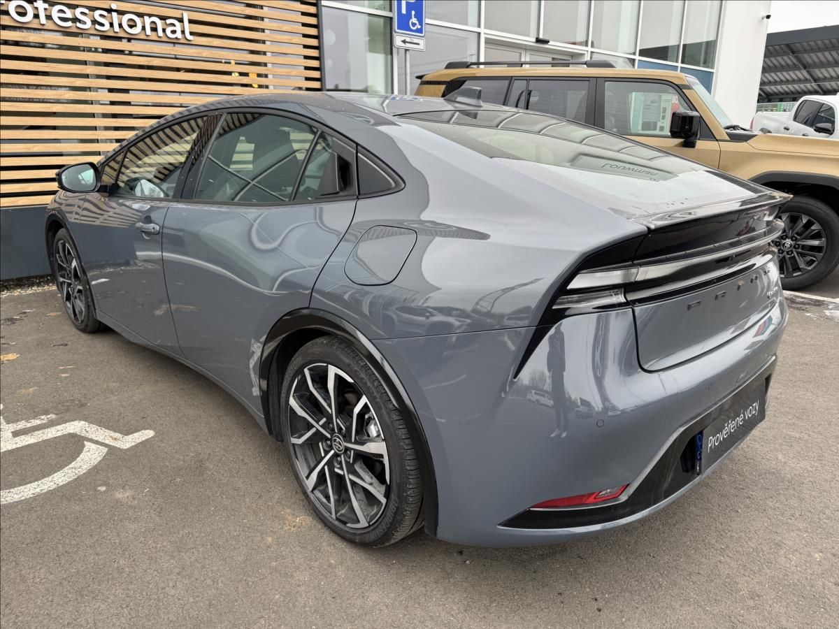 Toyota Prius, 2,0 PRESTIGE - fotka 2