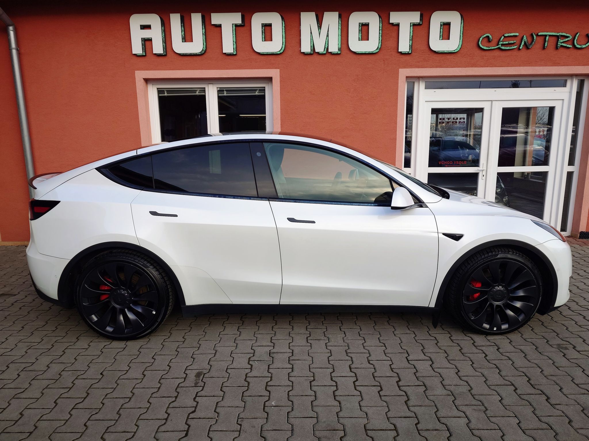 Tesla Model Y, Performance - BERLÍN, EAP 393 - fotka 5