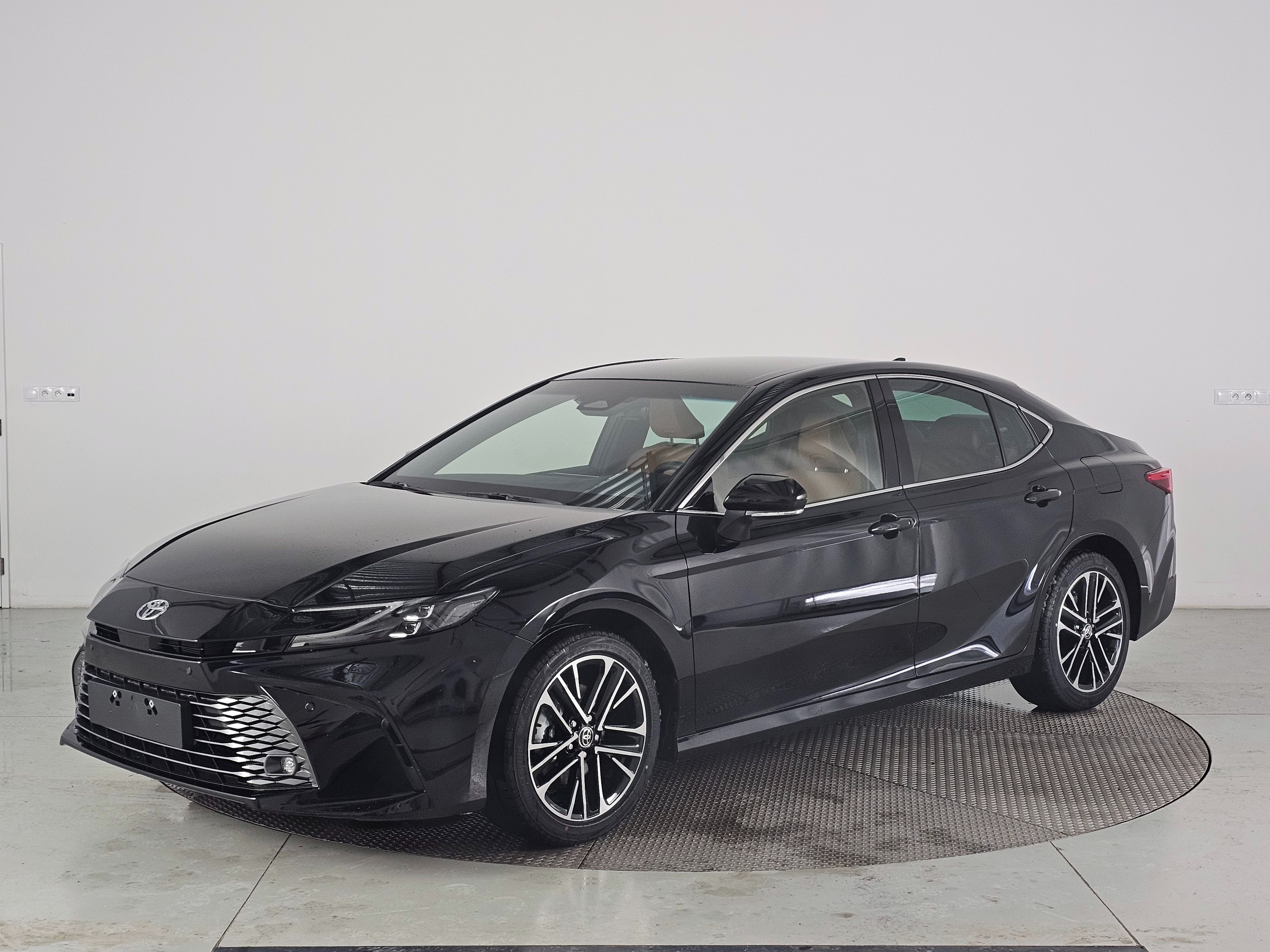 Toyota Camry, 2.5 HEV 230k Prestige