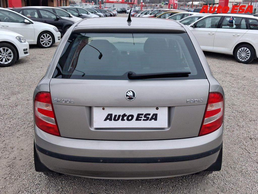 Škoda Fabia, 1.2i,AC,park.asist - fotka 5