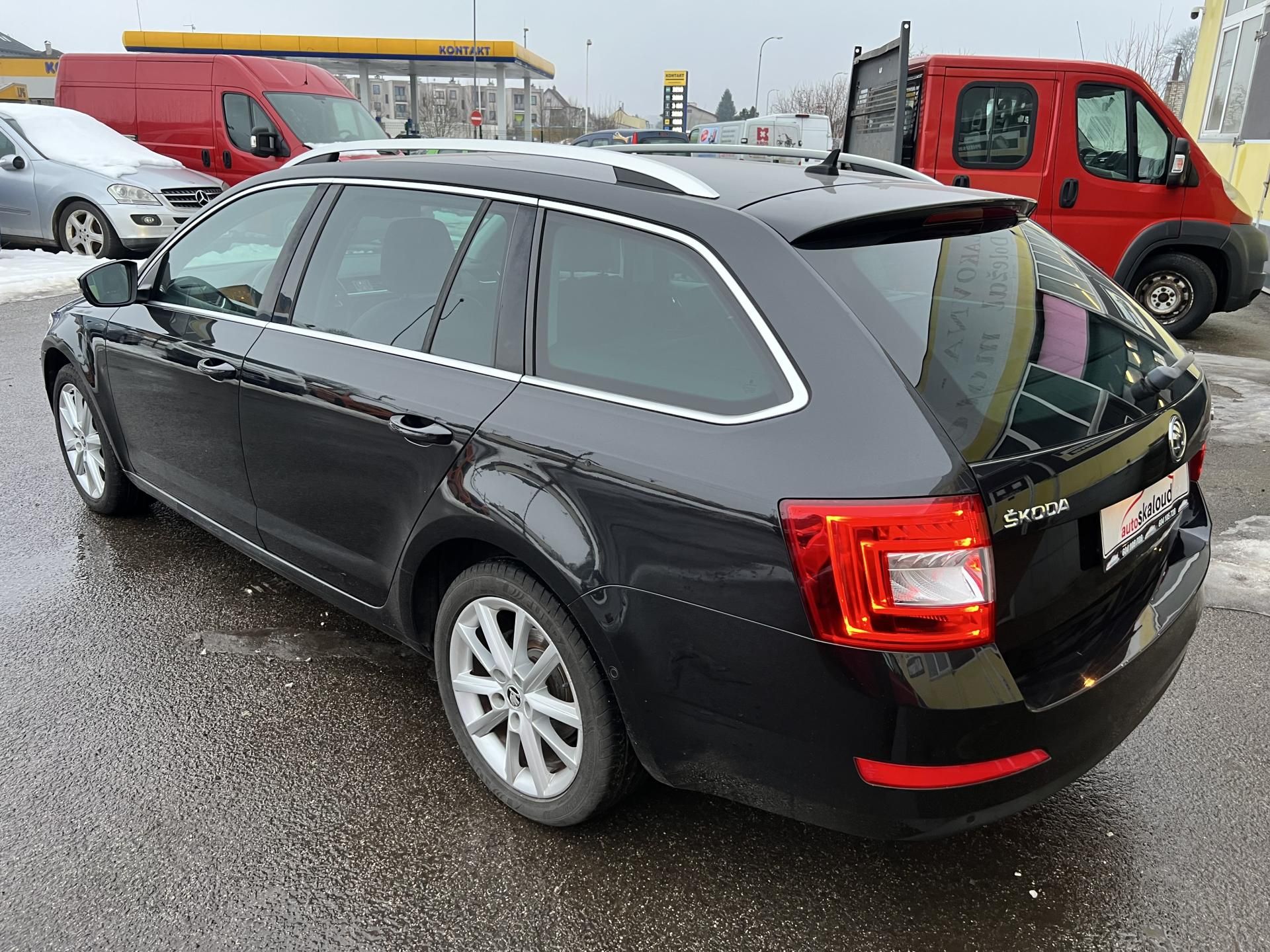 Škoda Octavia, 2.0TDI 110KW,4x4,KůŽE,NAVI,XEN - fotka 5