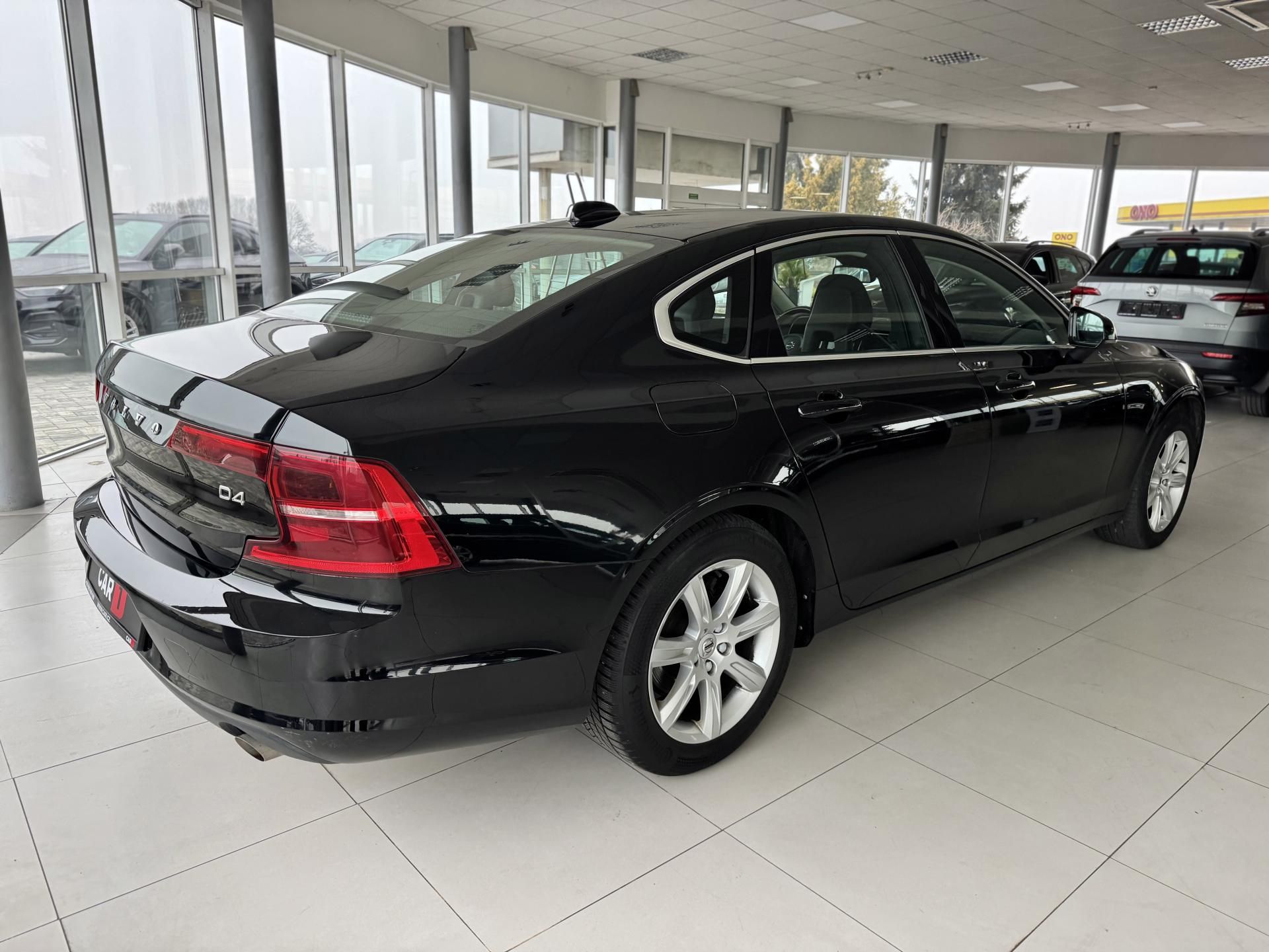 Volvo S90, D4 Aut*140kW*LED*Kamera*Tažné - fotka 5